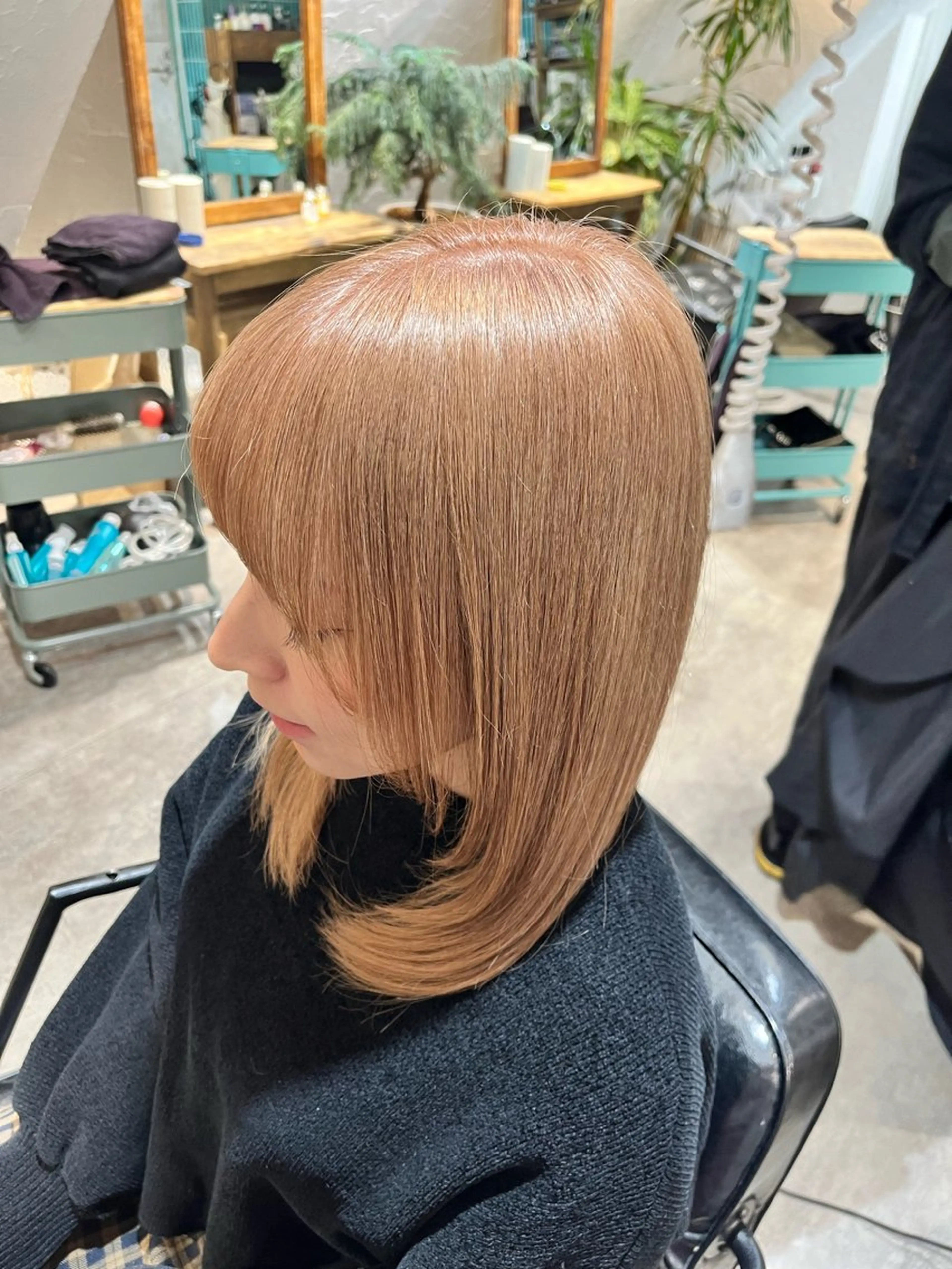 ミディアム カラー ヘアカラー トリートメント 新宿デザインカット 👶RENAのヘアスタイル