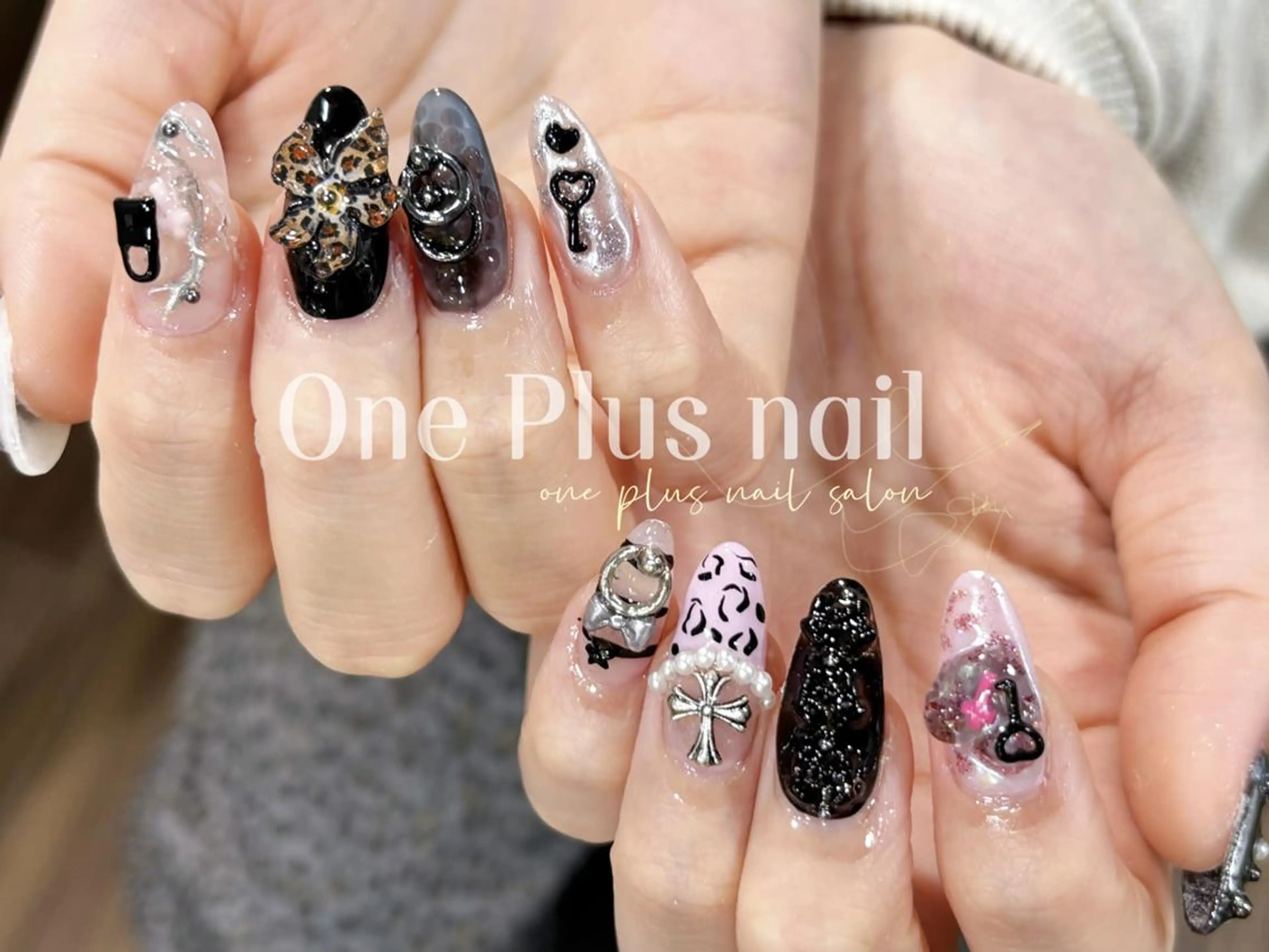 ネイル ガーリー ハート キラキラネイル 韓国ネイル ロングネイル One Plus Nail Salonのネイルデザイン