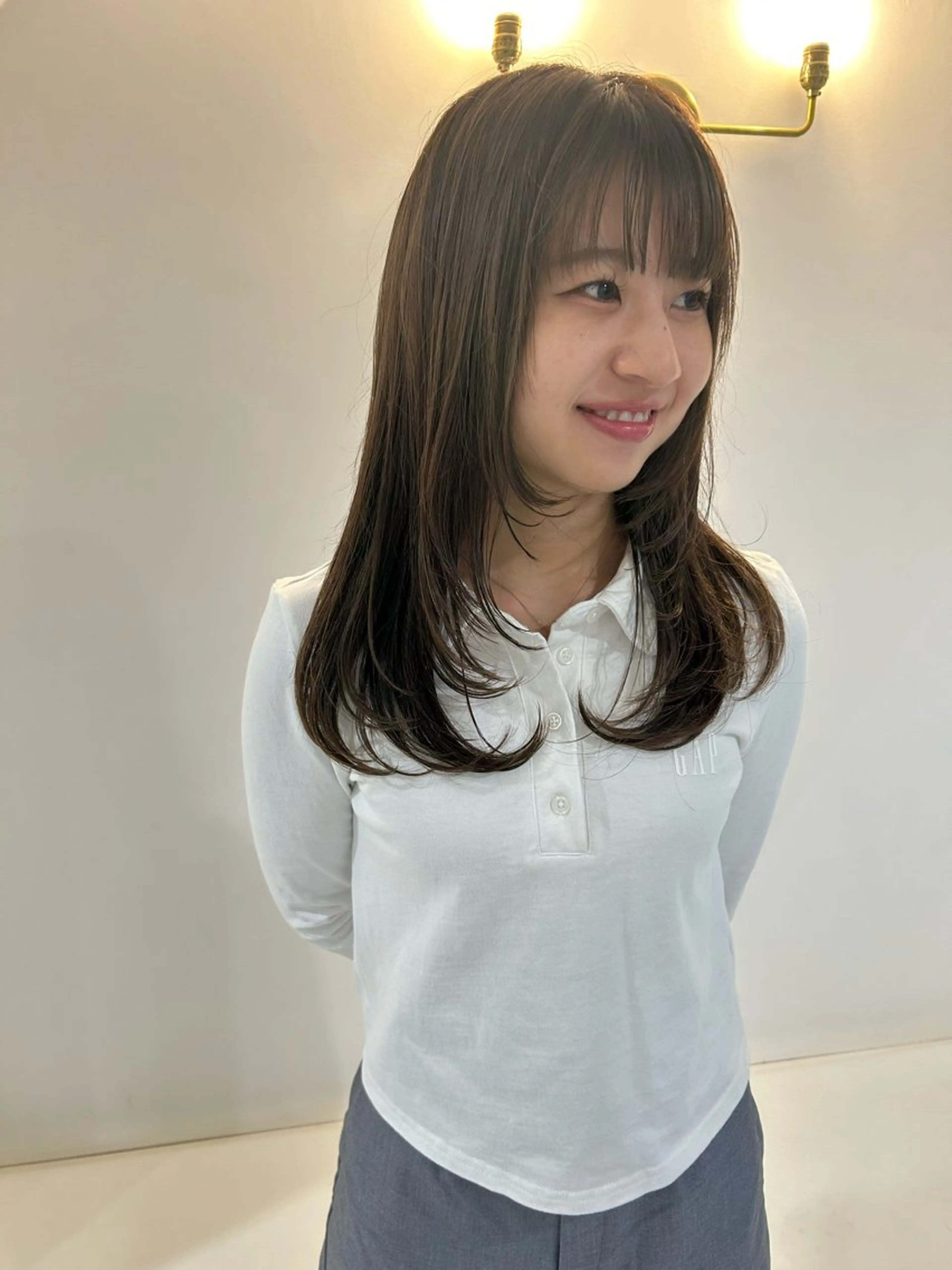 セミロング 顔周りカット レイヤーカット 纐纈 大和のヘアスタイル