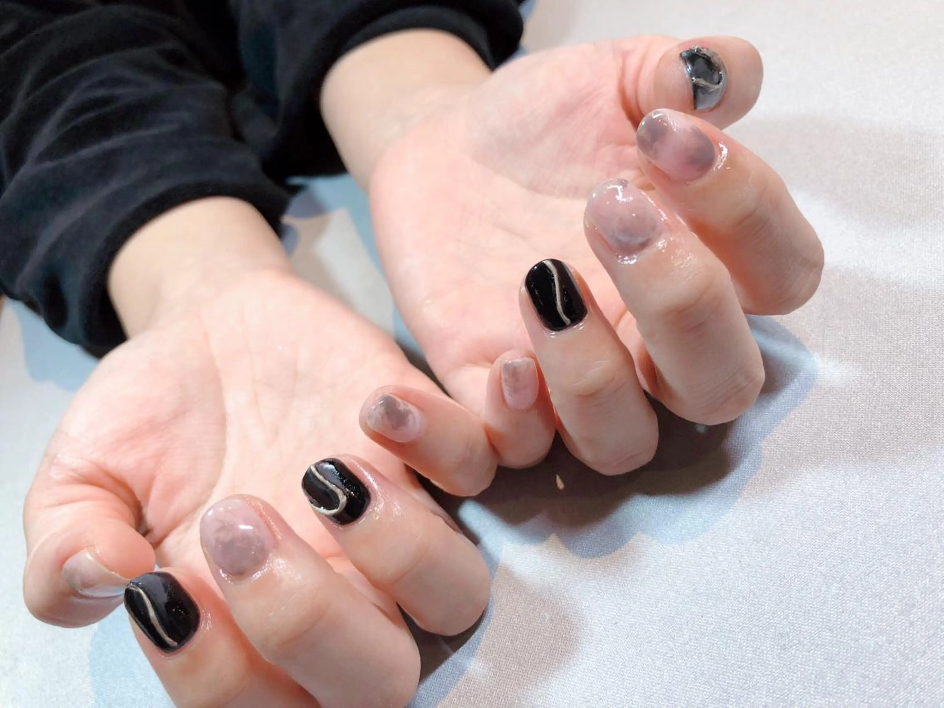 ネイル iiloo aromaworksのネイルデザイン