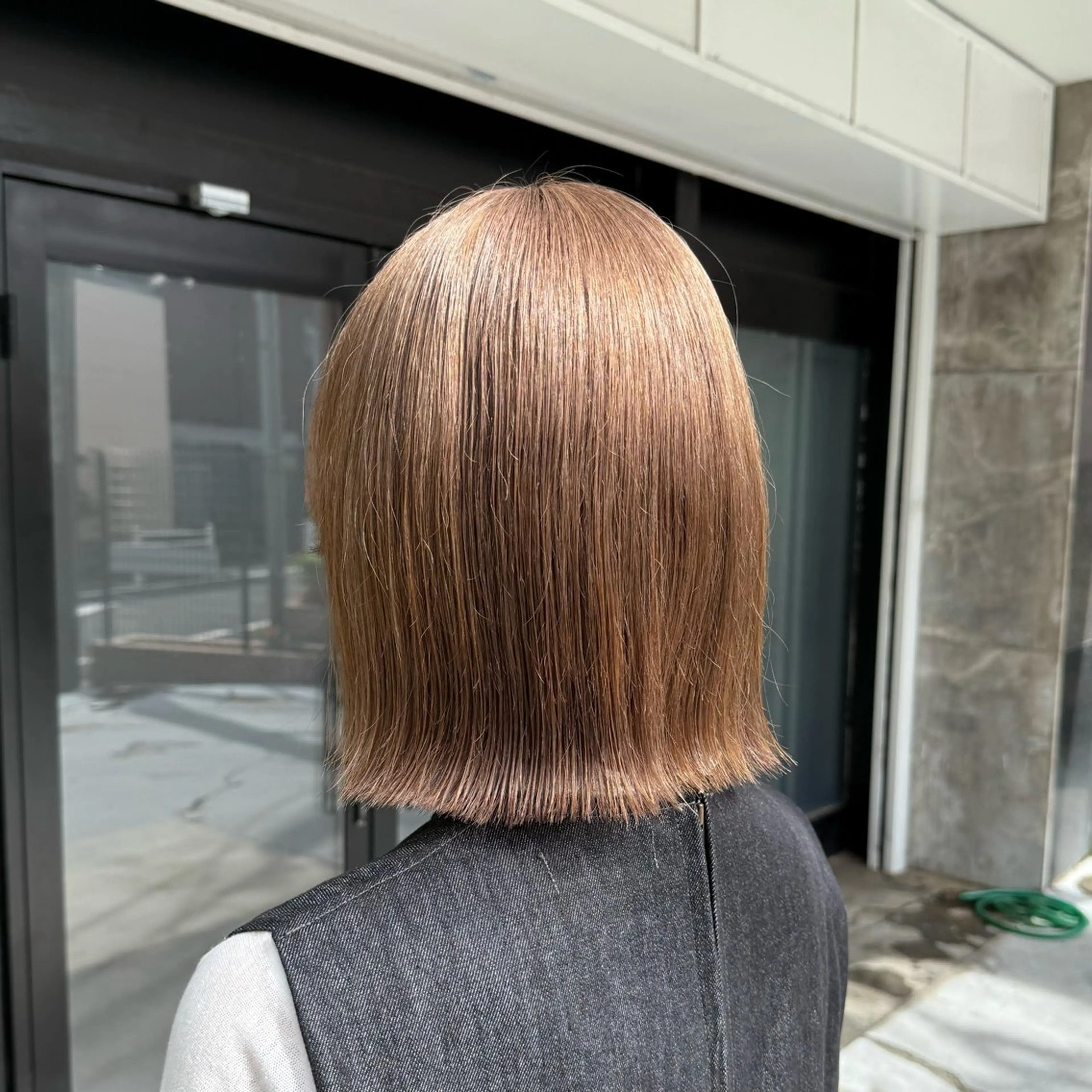 ミディアム カラー ベージュカラー ミルクティーベージュ カット ヘアカラー トリートメント 透明感カラー/パーマ 🌀アオノアユミのヘアスタイル