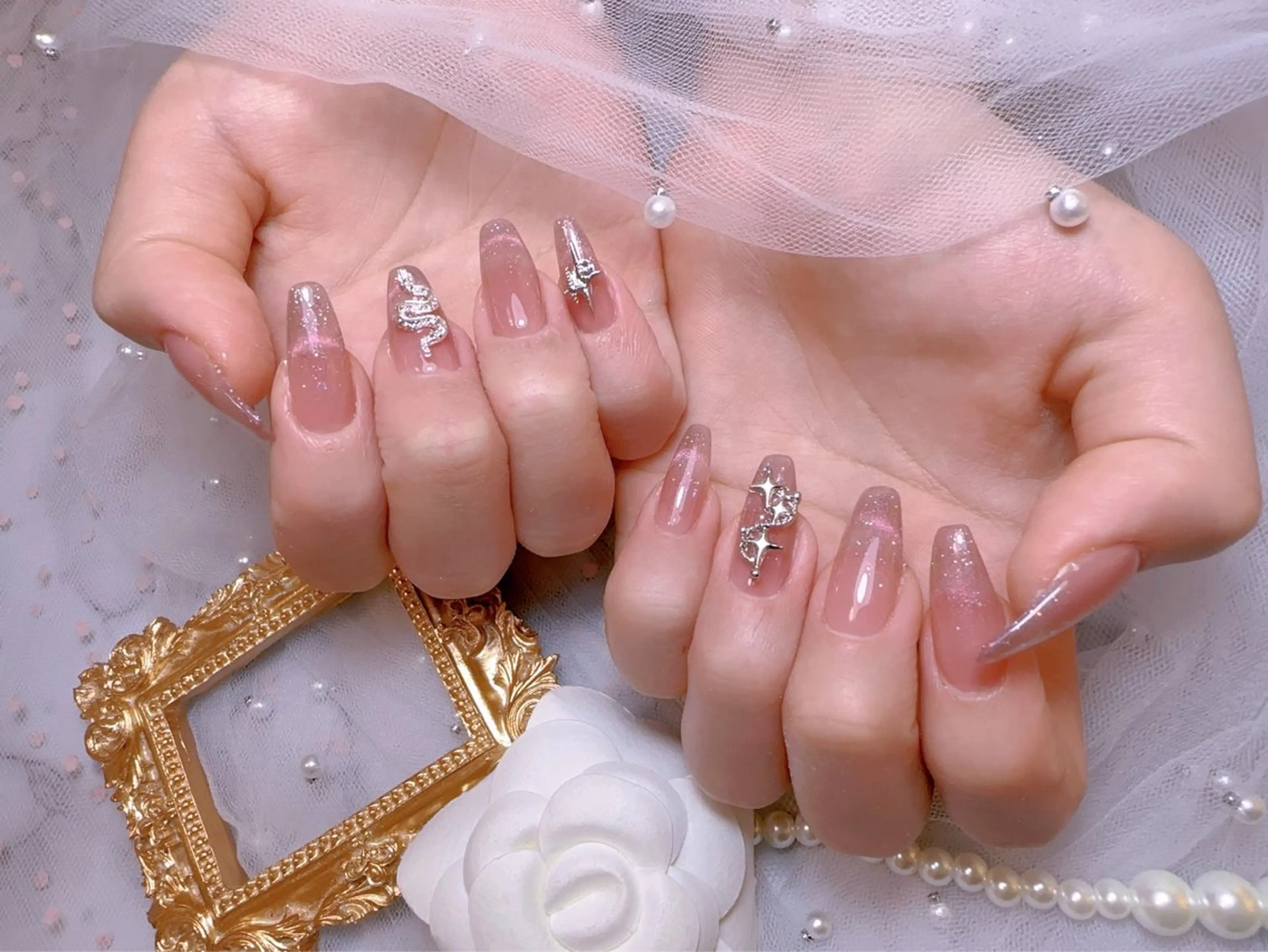 ネイル オーロラネイル フットネイル 韓国ネイル ラメ(グリッター) ラメグラデーション ハンドネイル Belle nail salon 新小岩のネイルデザイン
