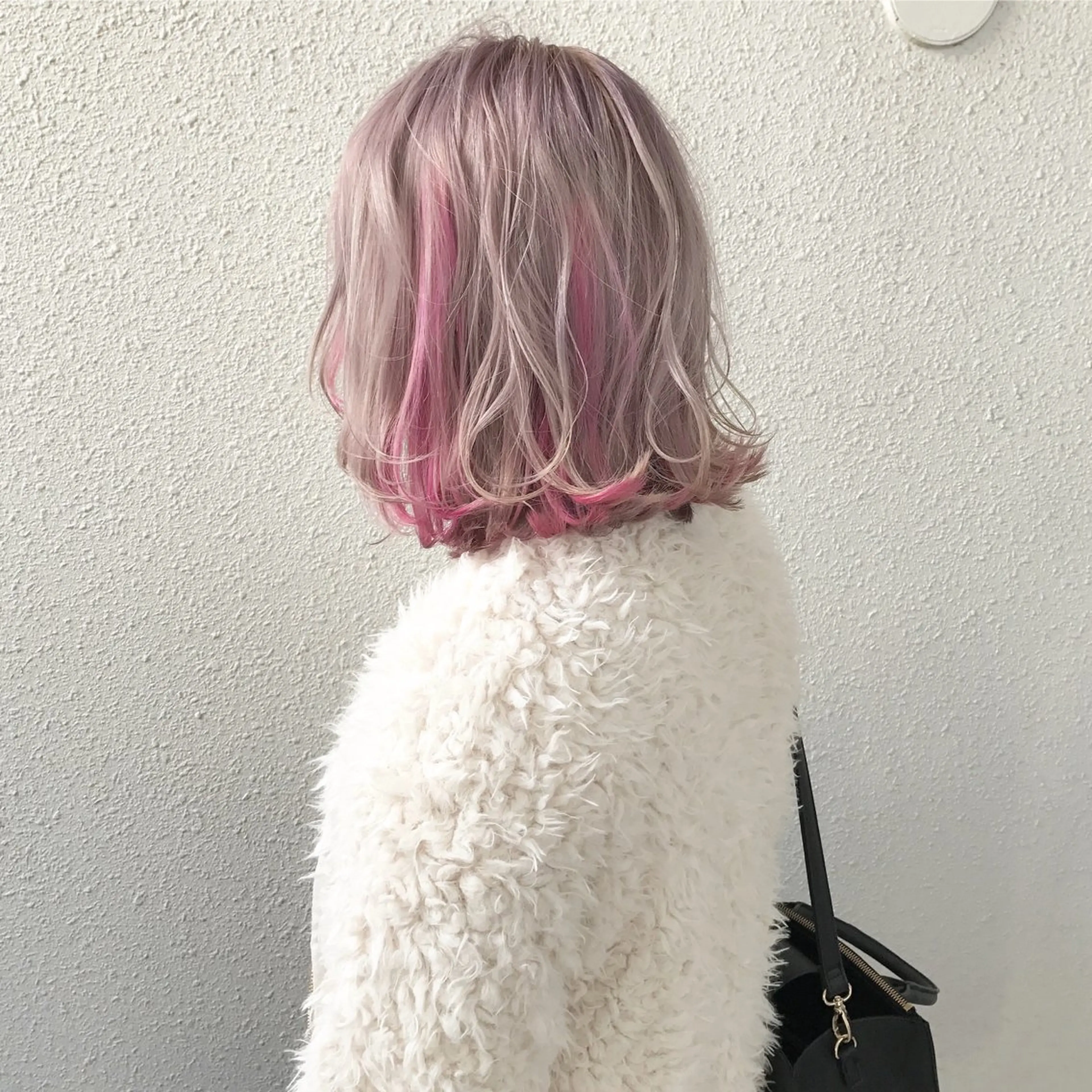 ミディアム カラー ベージュカラー ピンクカラー ピンクベージュ カット ヘアカラー トリートメント CHERIEブリーチ ダブルカラー　天神のヘアスタイル
