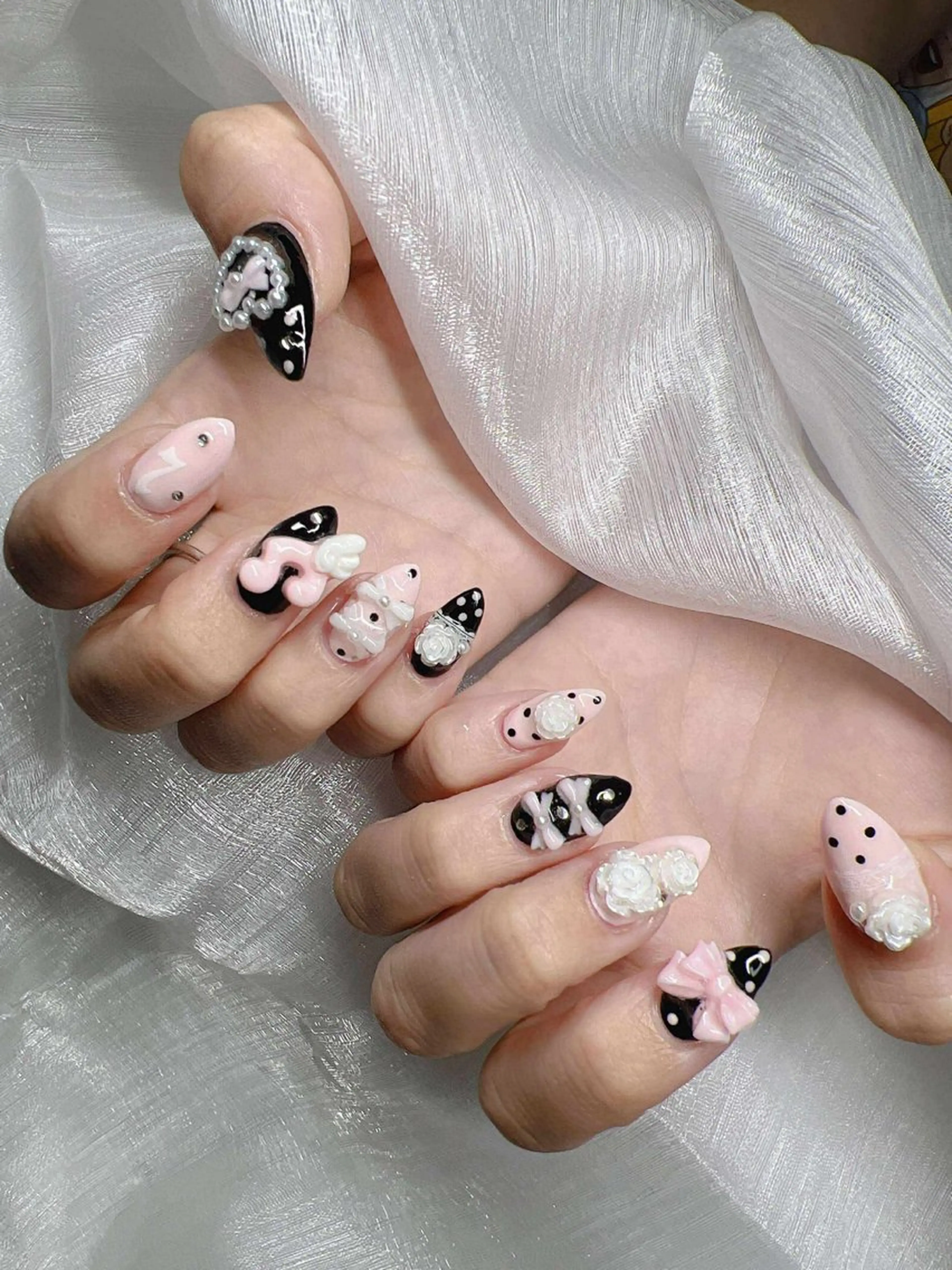 ネイル 長さ出し グラデーション 卒業式 キラキラネイル マグネットネイル ハンドネイル Lee Nailsのネイルデザイン