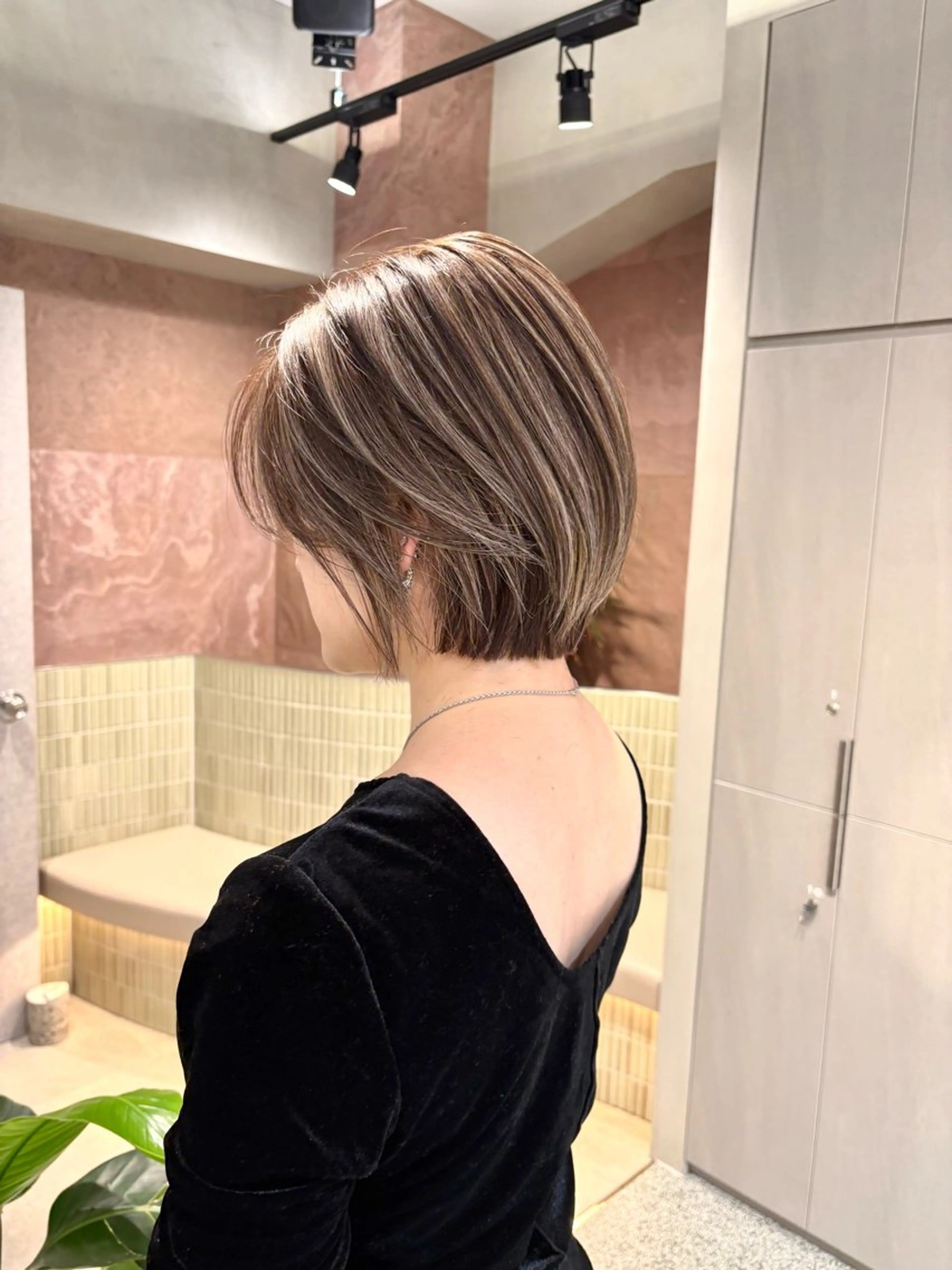 ショート カット ヘアカラー トリートメント 🩵縮毛矯正/ブリー チ/髪質改善/いつかのヘアスタイル