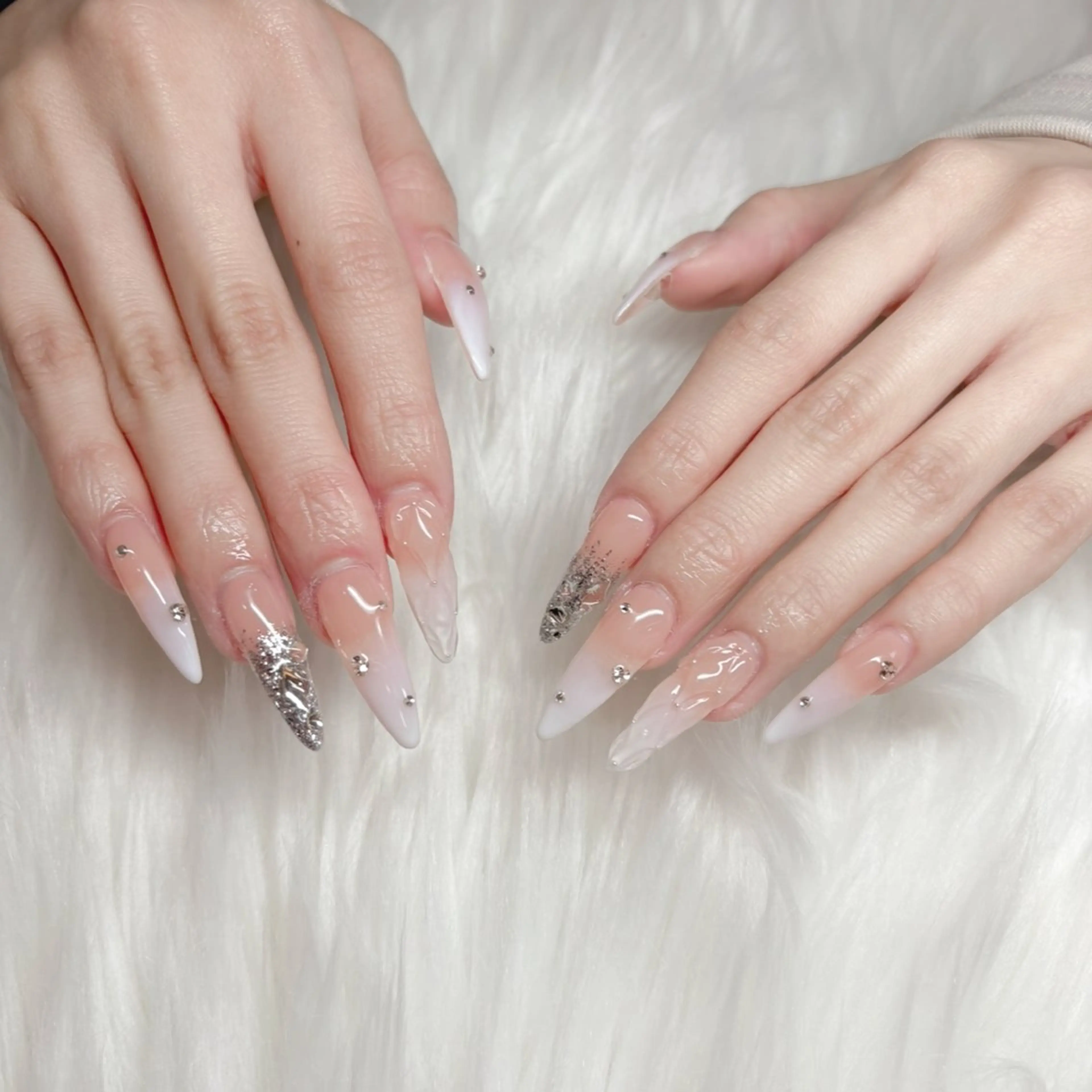 ネイル ハンドネイル be+所属・be +のネイルデザイン