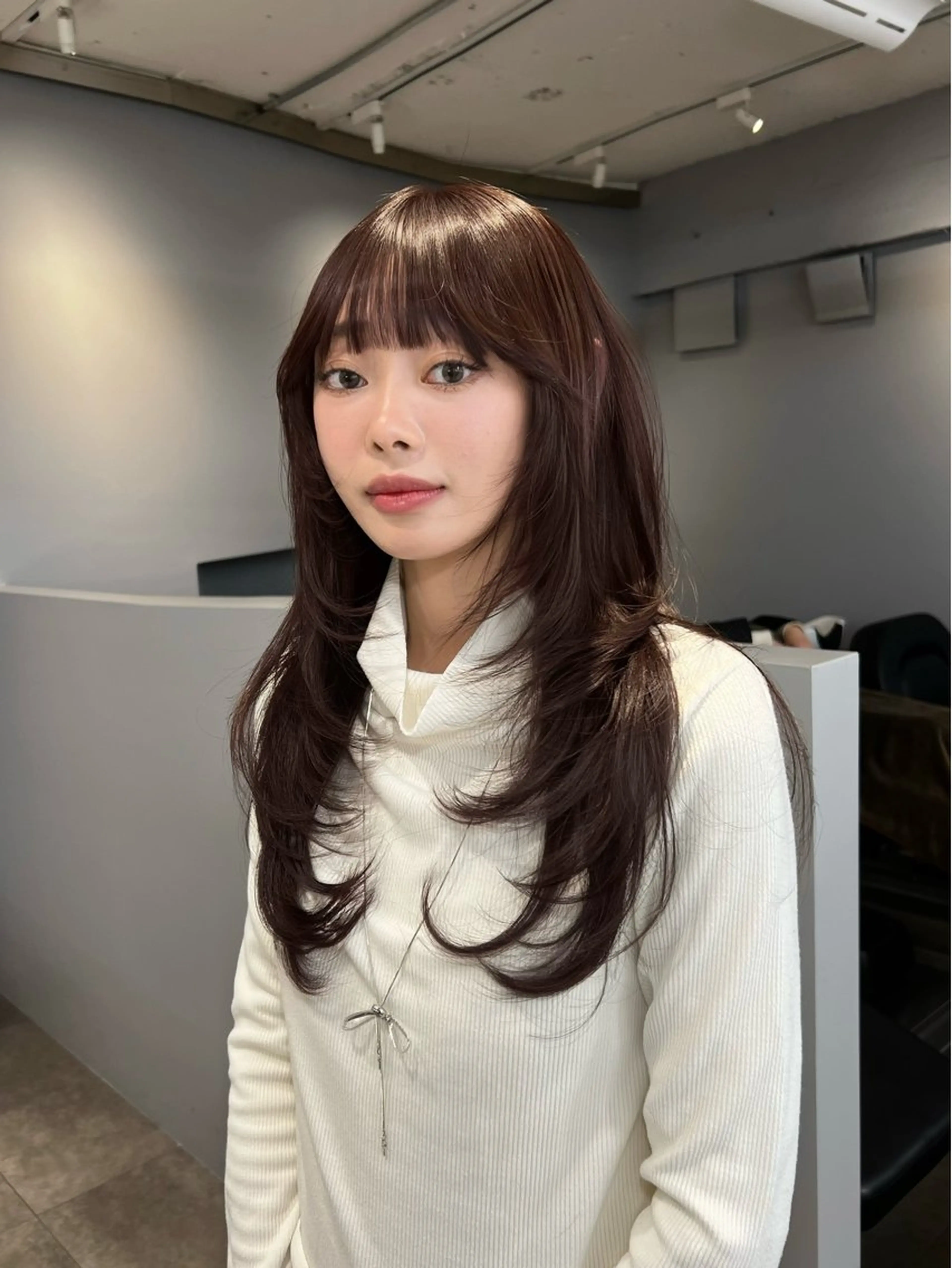 ロング カラー ブラウンカラー チョコレートブラウン レイヤーカット カット ヘアカラー 柔らかブラウン/顔周 りレイヤー♡ユウシのヘアスタイル