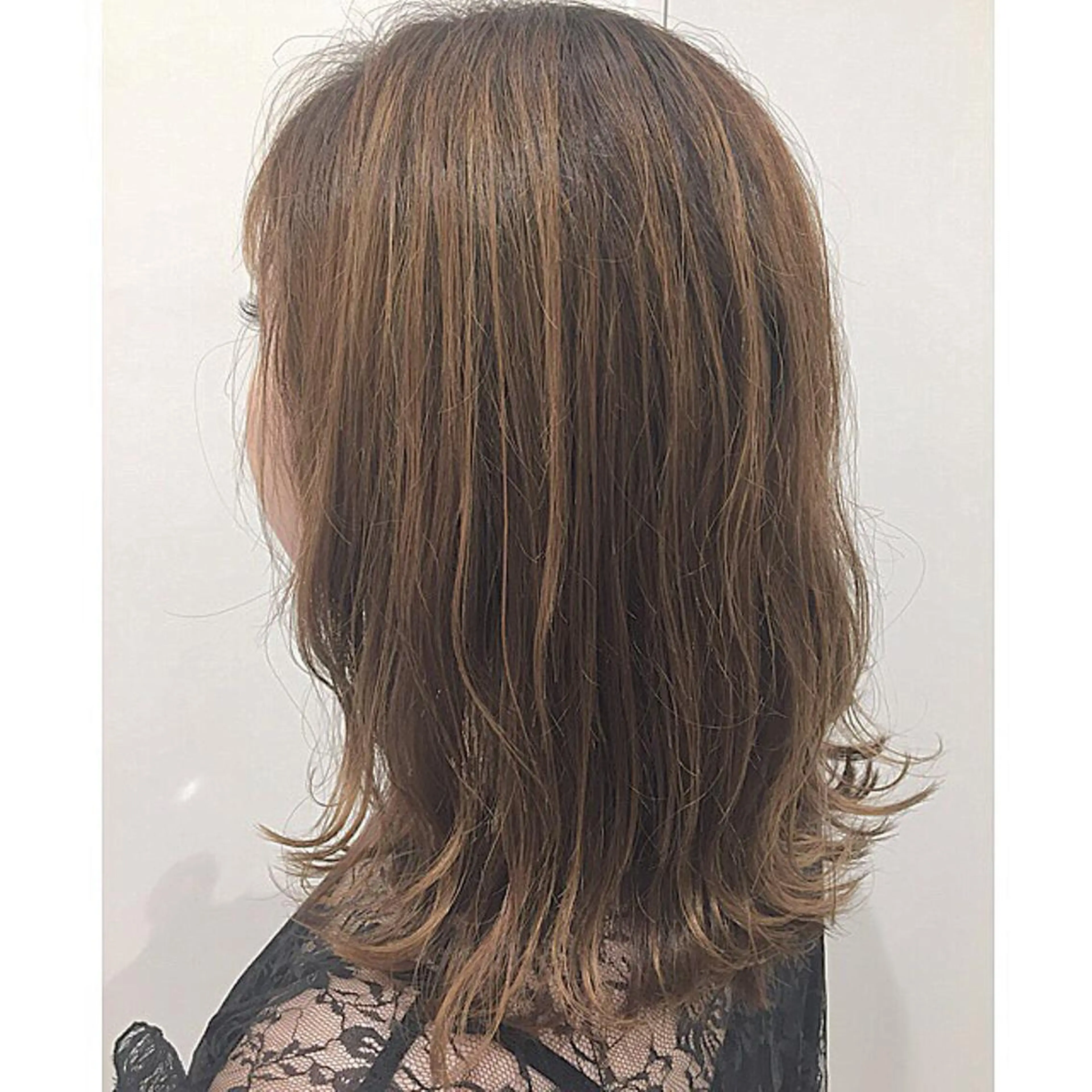 ミディアム 似合わせカット カット ヘアカラー 縮毛矯正 透明感♡︎♡︎ 佐々木早苗のヘアスタイル