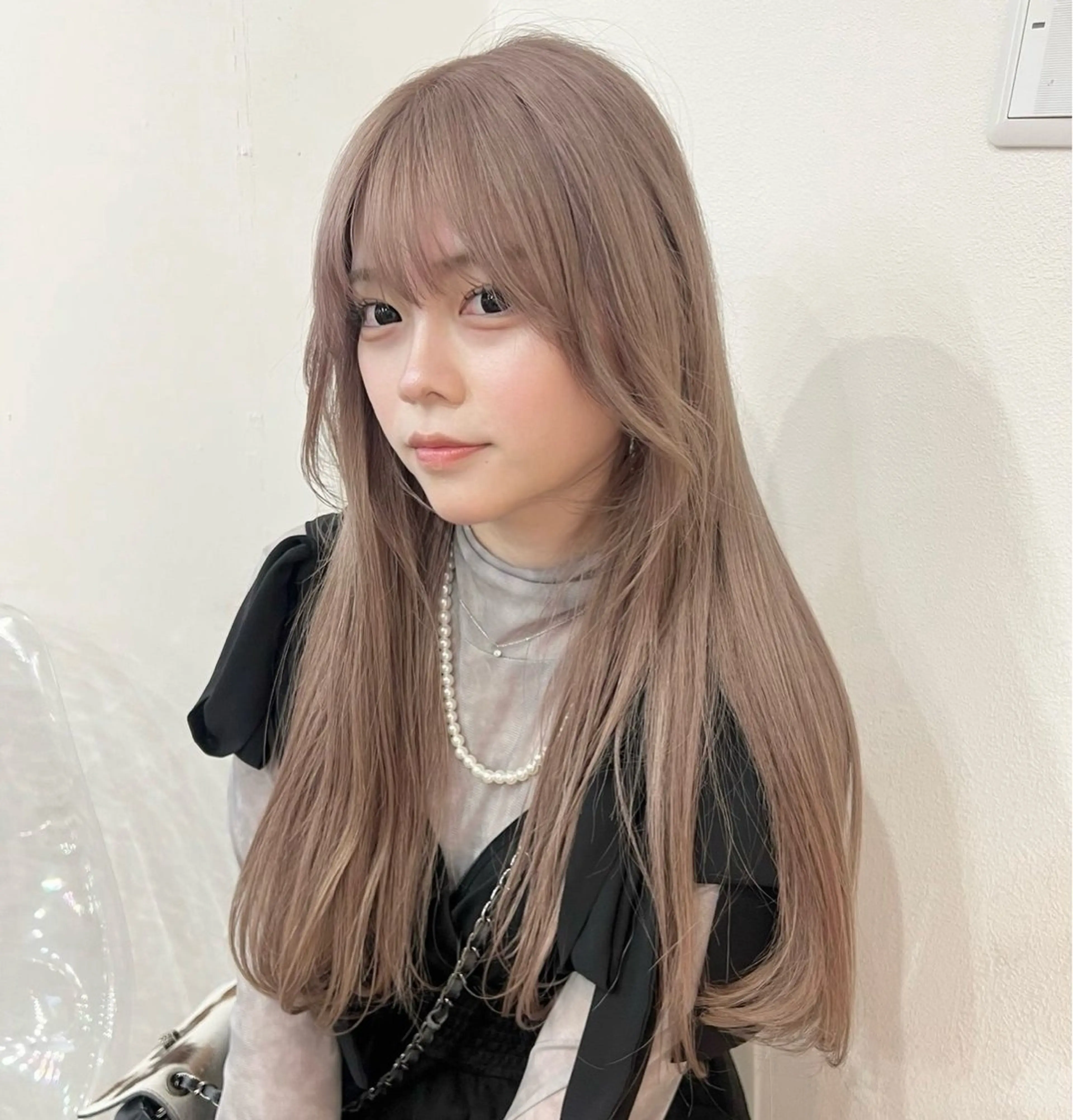 ロング カラー ベージュカラー ヘアカラー カットモデル୨୧大阪 梅田タカシマリナ♡のヘアスタイル