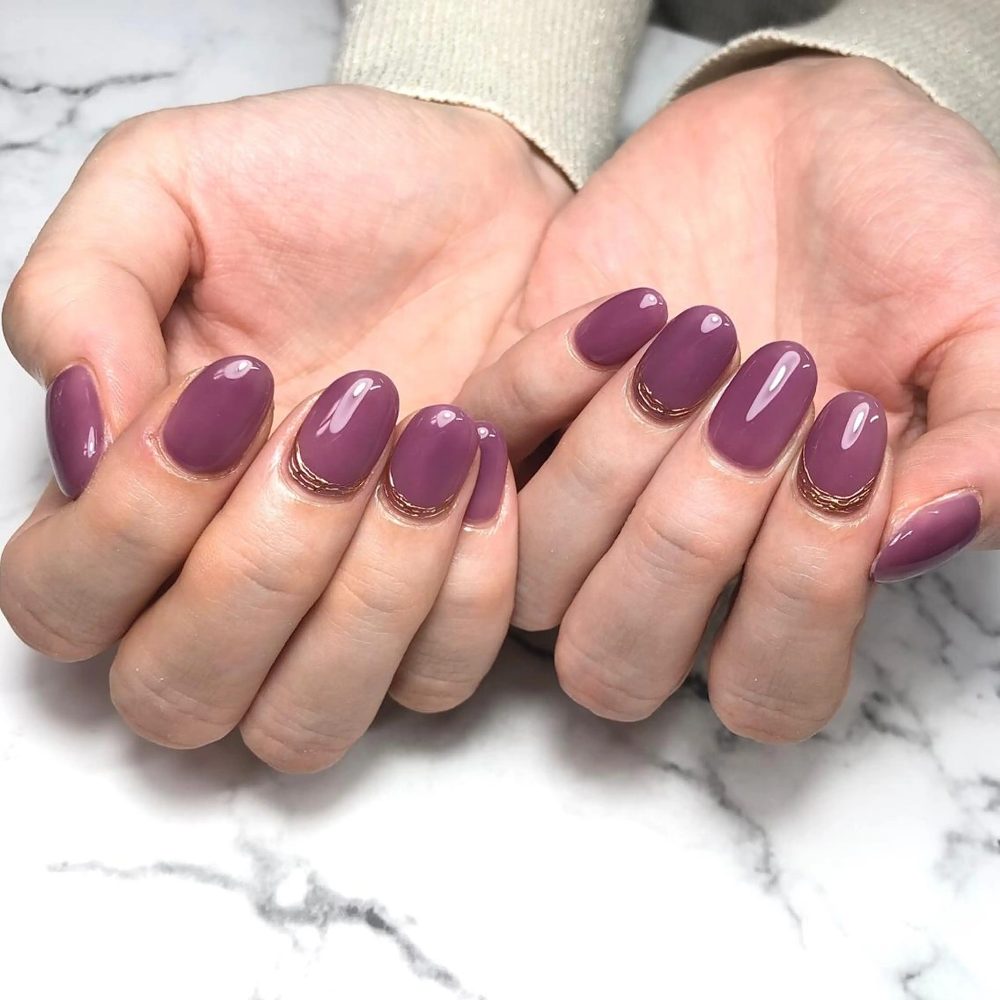 ネイル ゴールド ミラーネイル 持ち込み オフィスネイル ワンカラーネイル ハンドネイル NAIL NOWのネイルデザイン