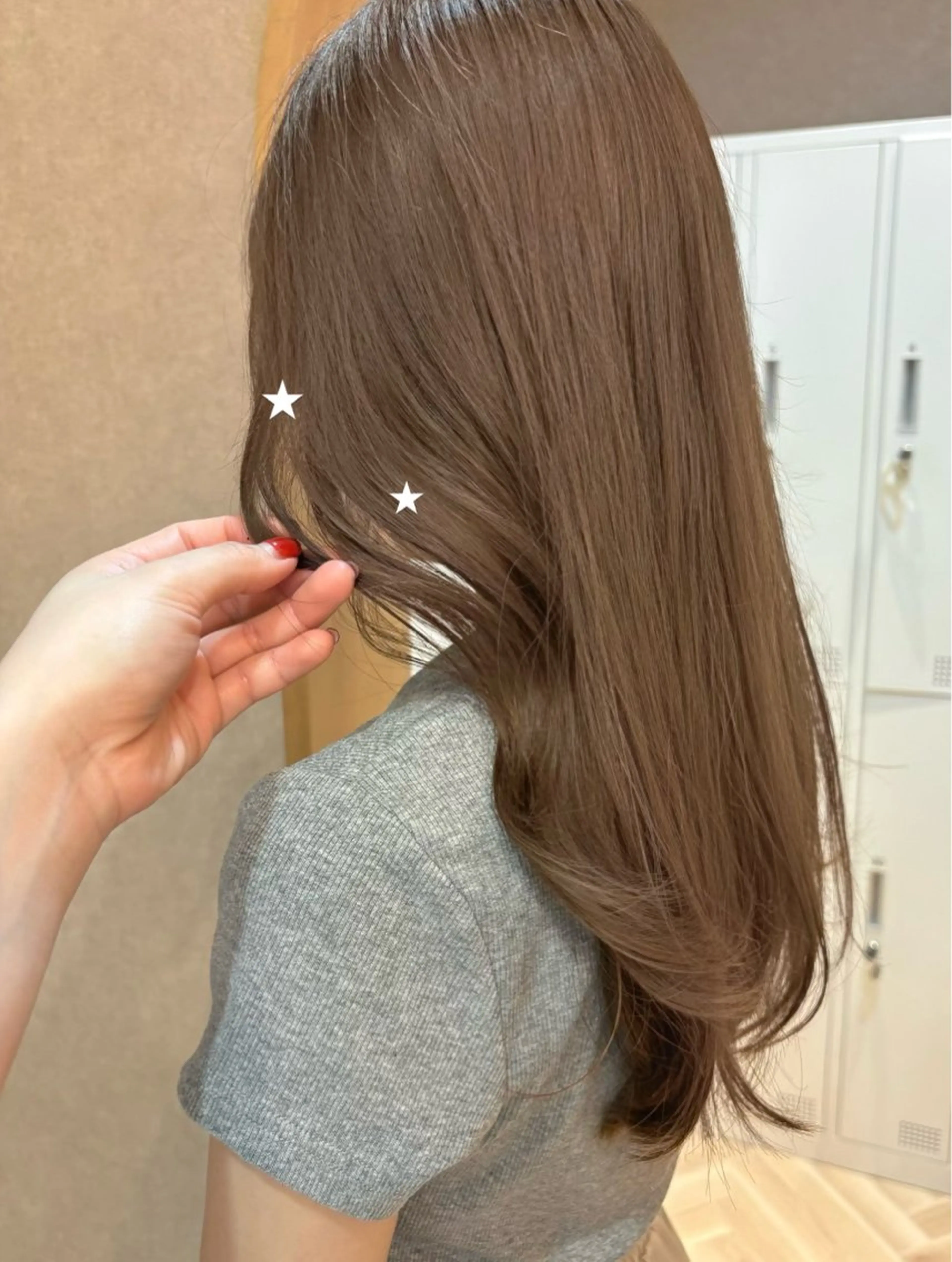 ミディアム ラベンダーベージュ ヘアカラー トリートメント レイヤー/透明感 /ベージュ/りほ🤍のヘアスタイル