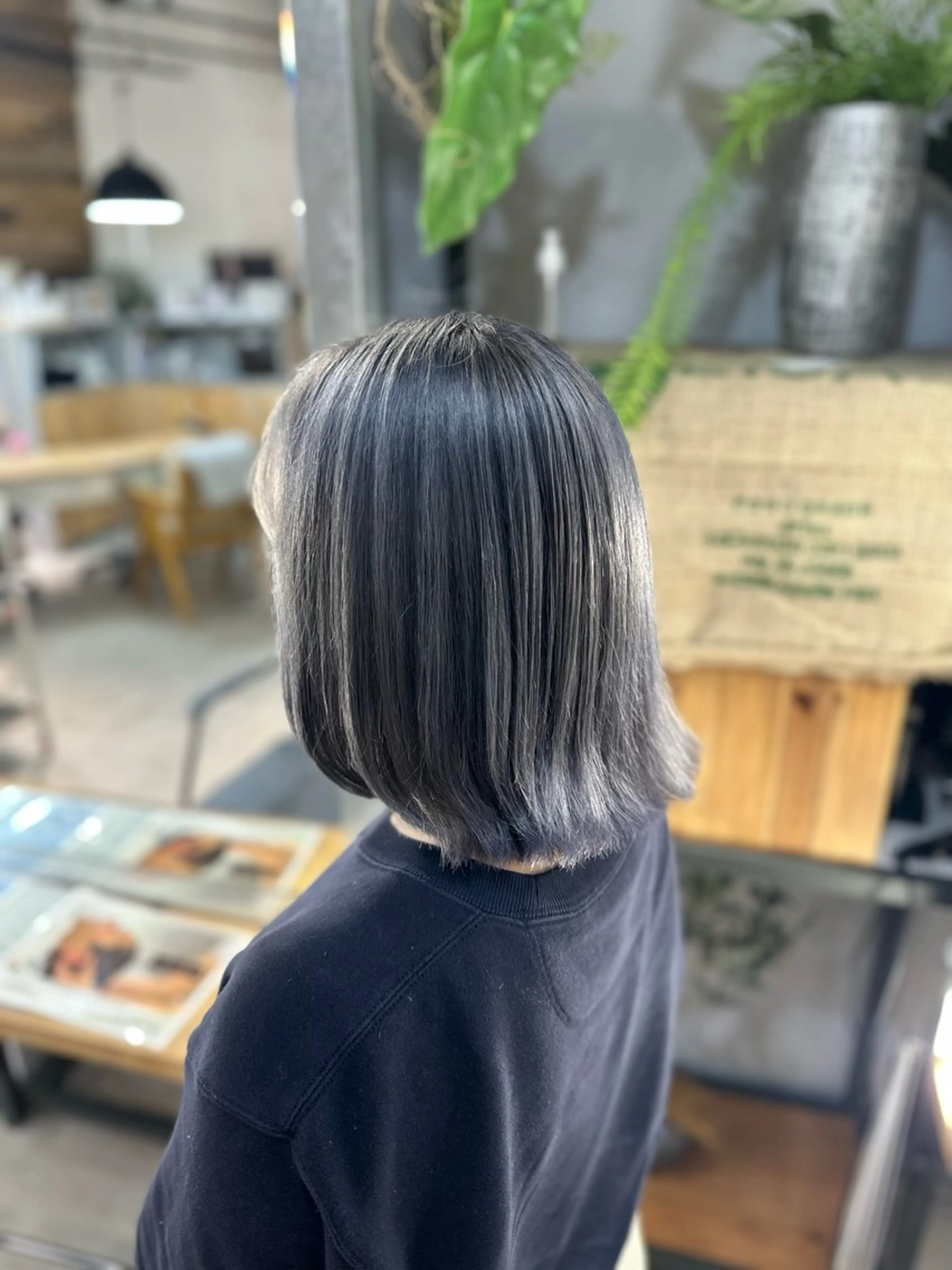 ミディアム カラー ブリーチ グレージュ シルバー シルバーグレージュ 溜 一太のヘアスタイル