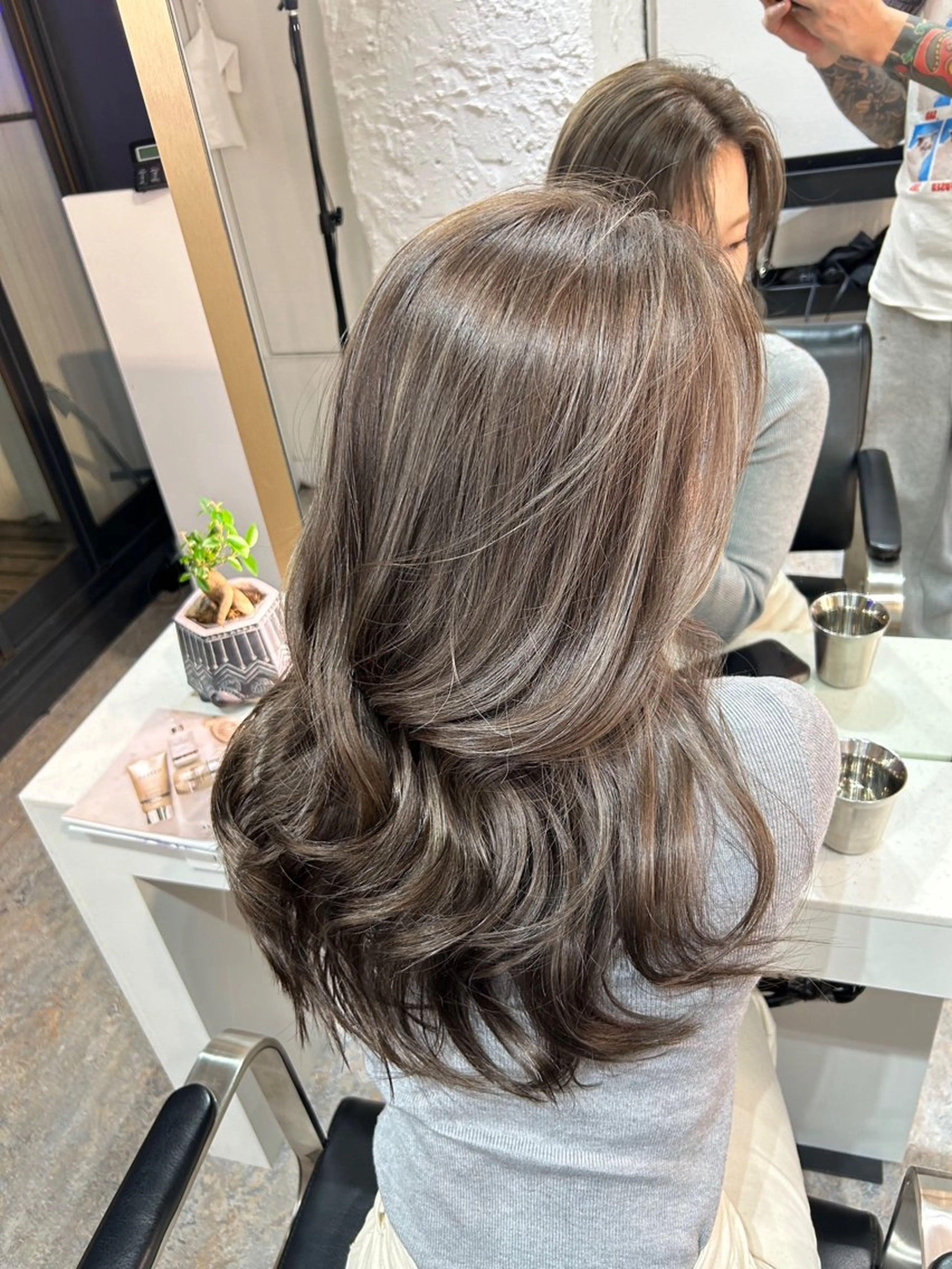 セミロング カラー グレージュ カット ヘアカラー トリートメント レイヤーカット BLend 渋谷のヘアスタイル