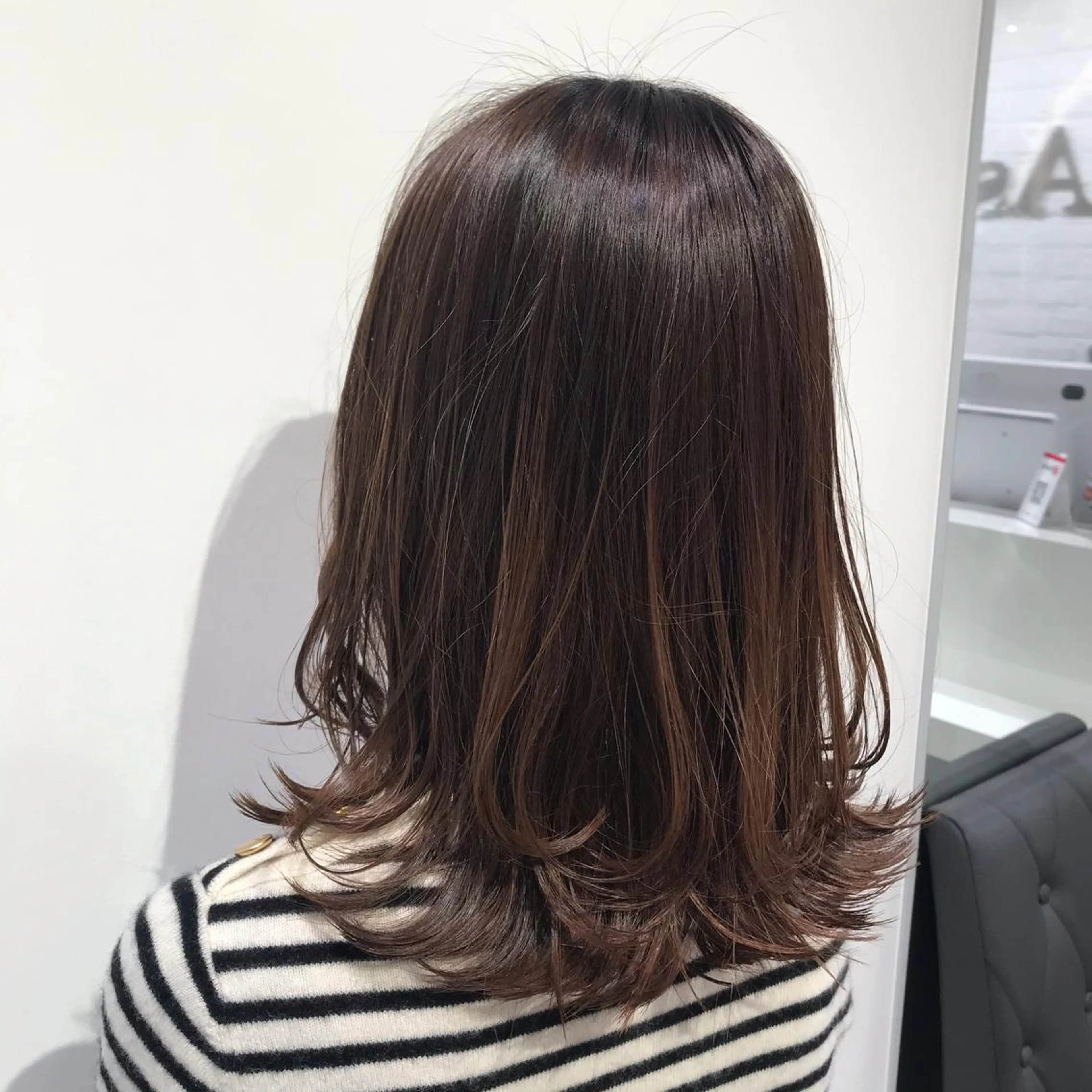 ミディアム 外ハネヘア カット トリートメント 暖色カラー🌹 中山由梨のヘアスタイル