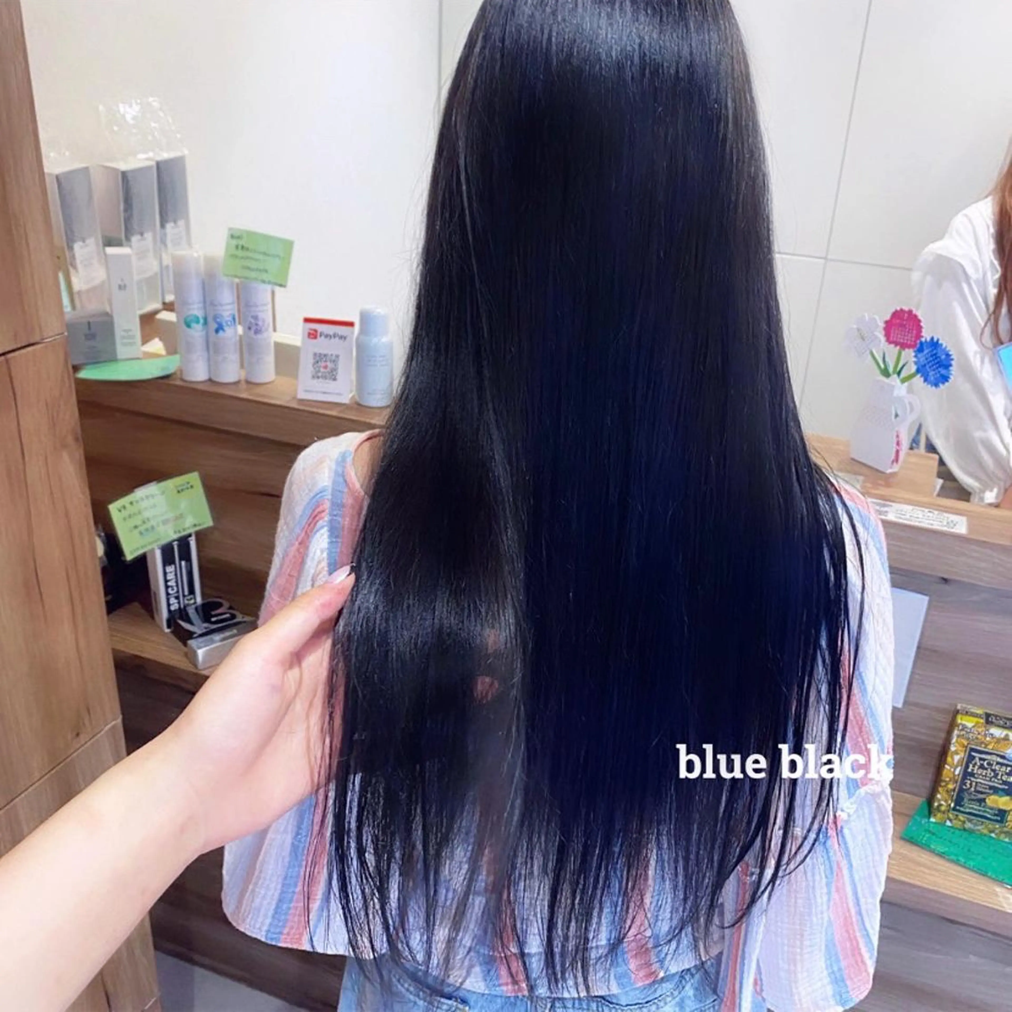 カラー 黒髪 ブルーカラー ブルーブラック ヘアカラー ブリーチ/レイヤー/ 顔周りカット/リズ♡のヘアスタイル