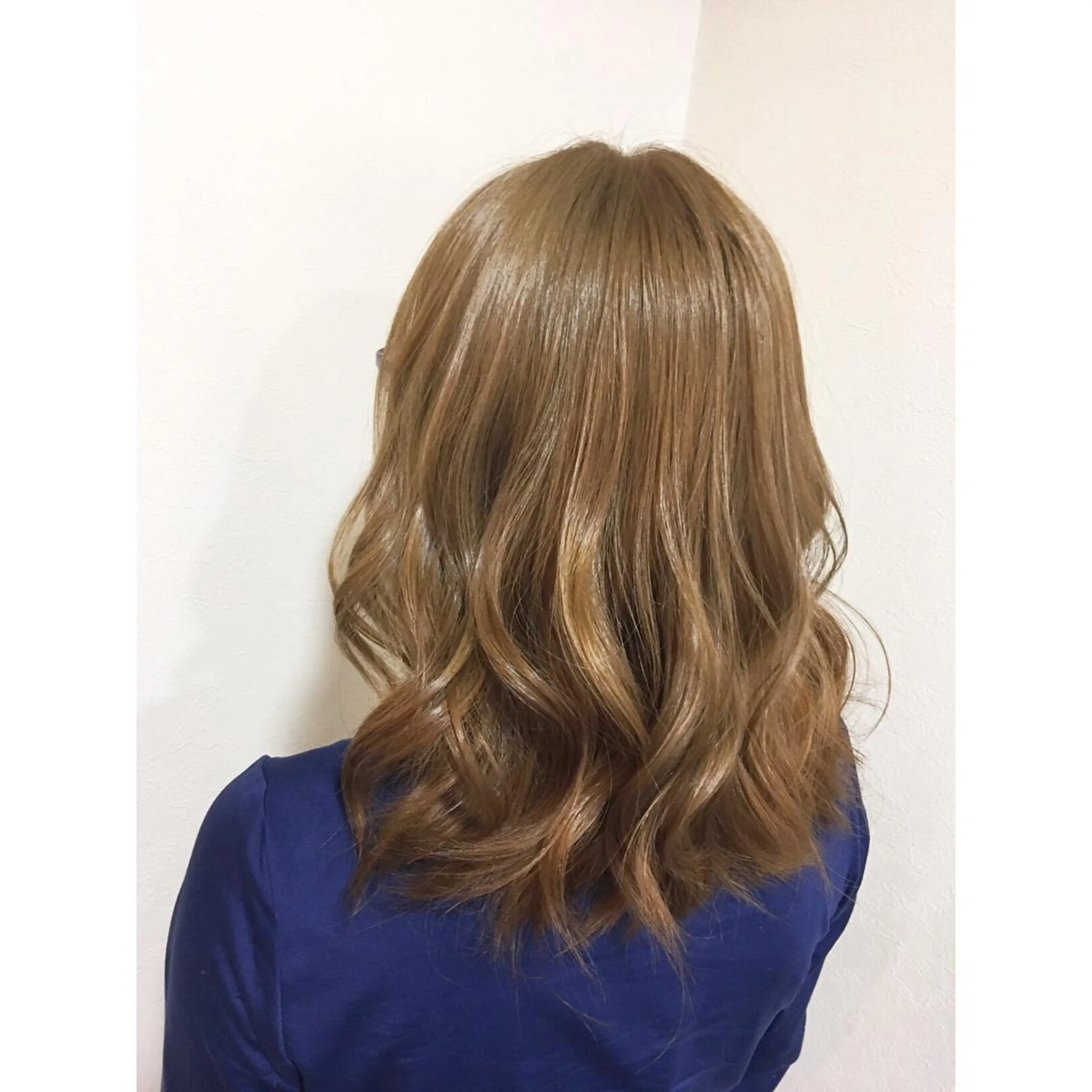 ミディアム ヤマグチ ヒカルのヘアスタイル