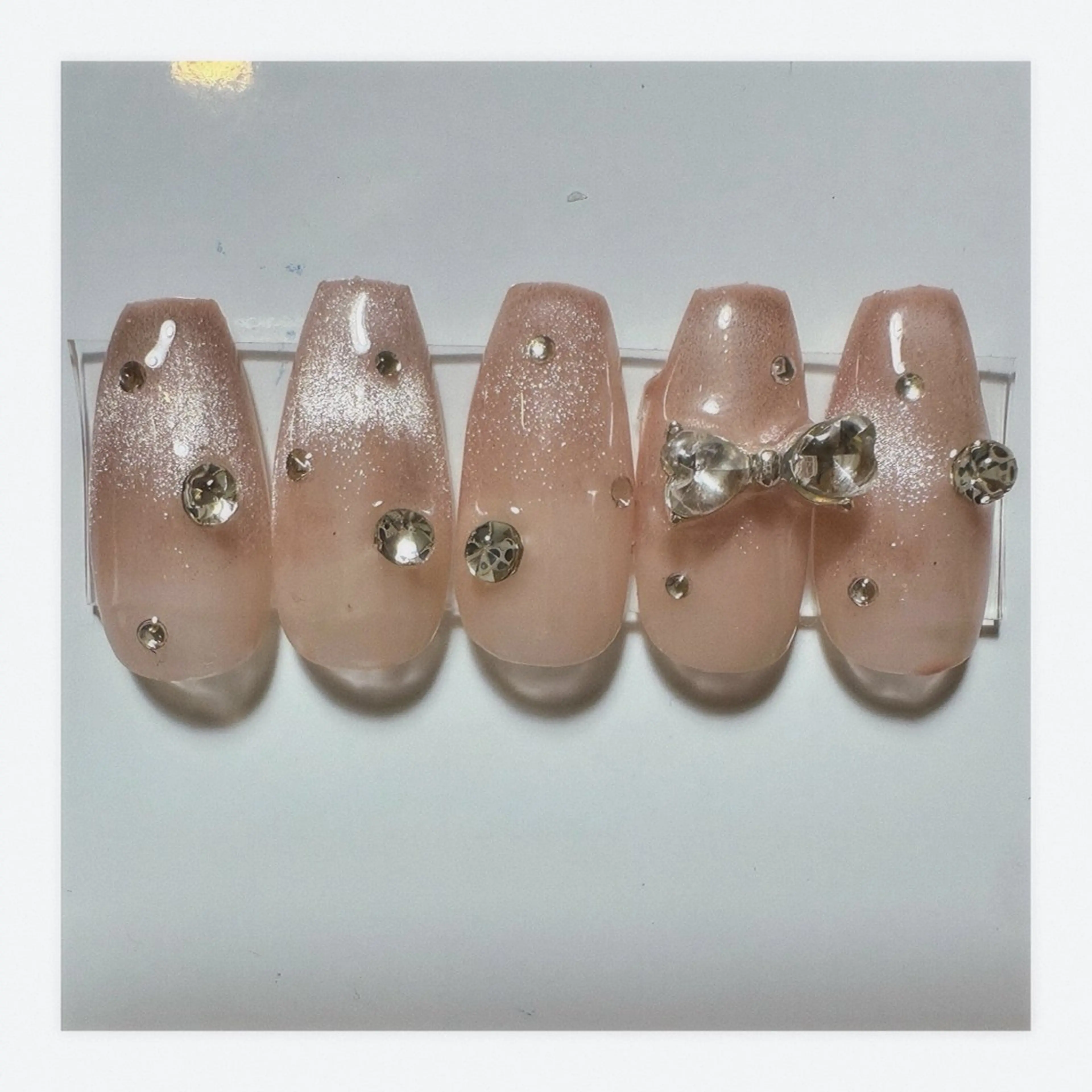 ネイル ストーンネイル private nailsalonのネイルデザイン