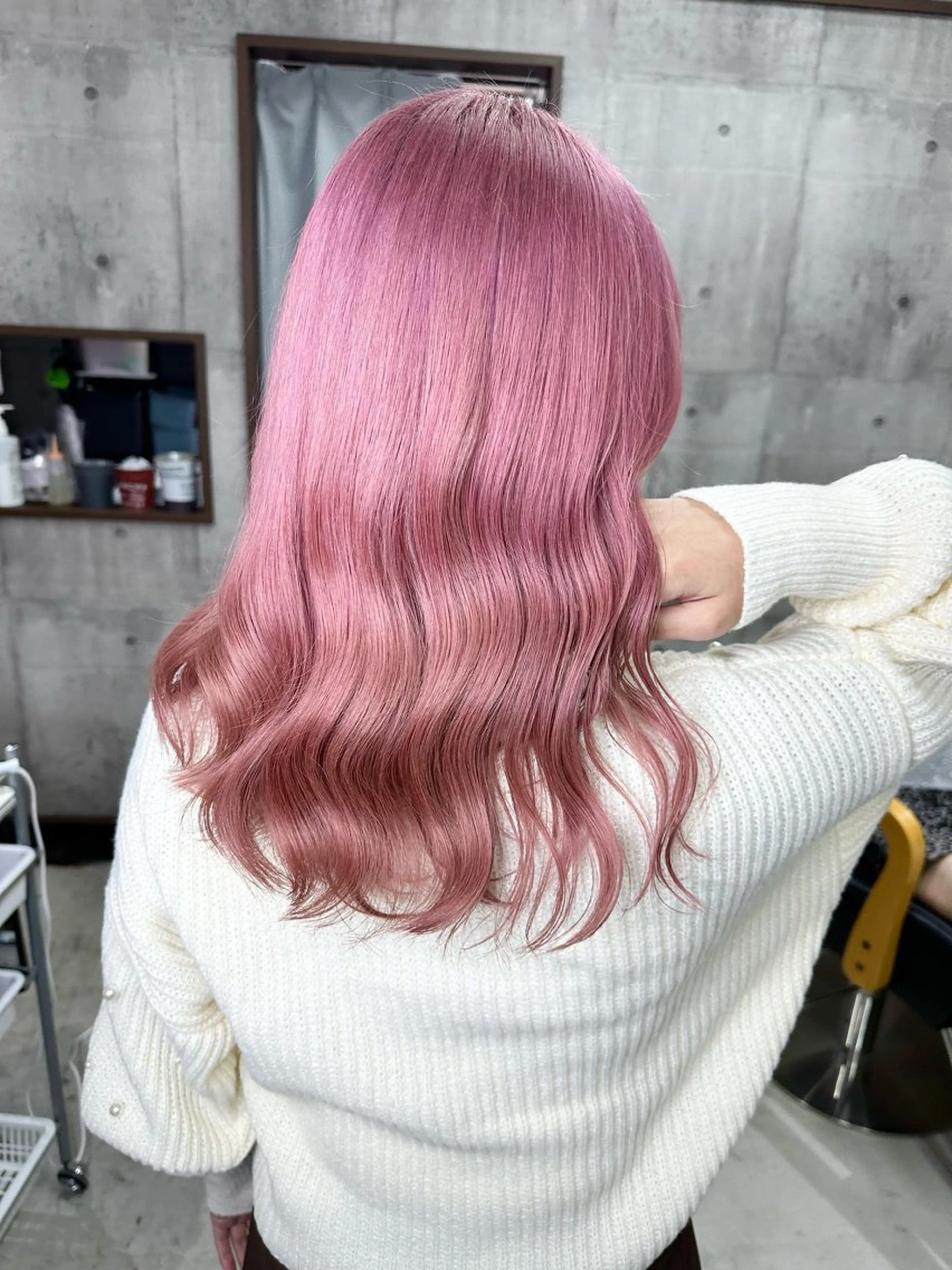 ロング カラー ブリーチ ハイトーンカラー ピンクカラー カット ヘアカラー トリートメント 名古屋のピンク好き かずくん🦩のヘアスタイル