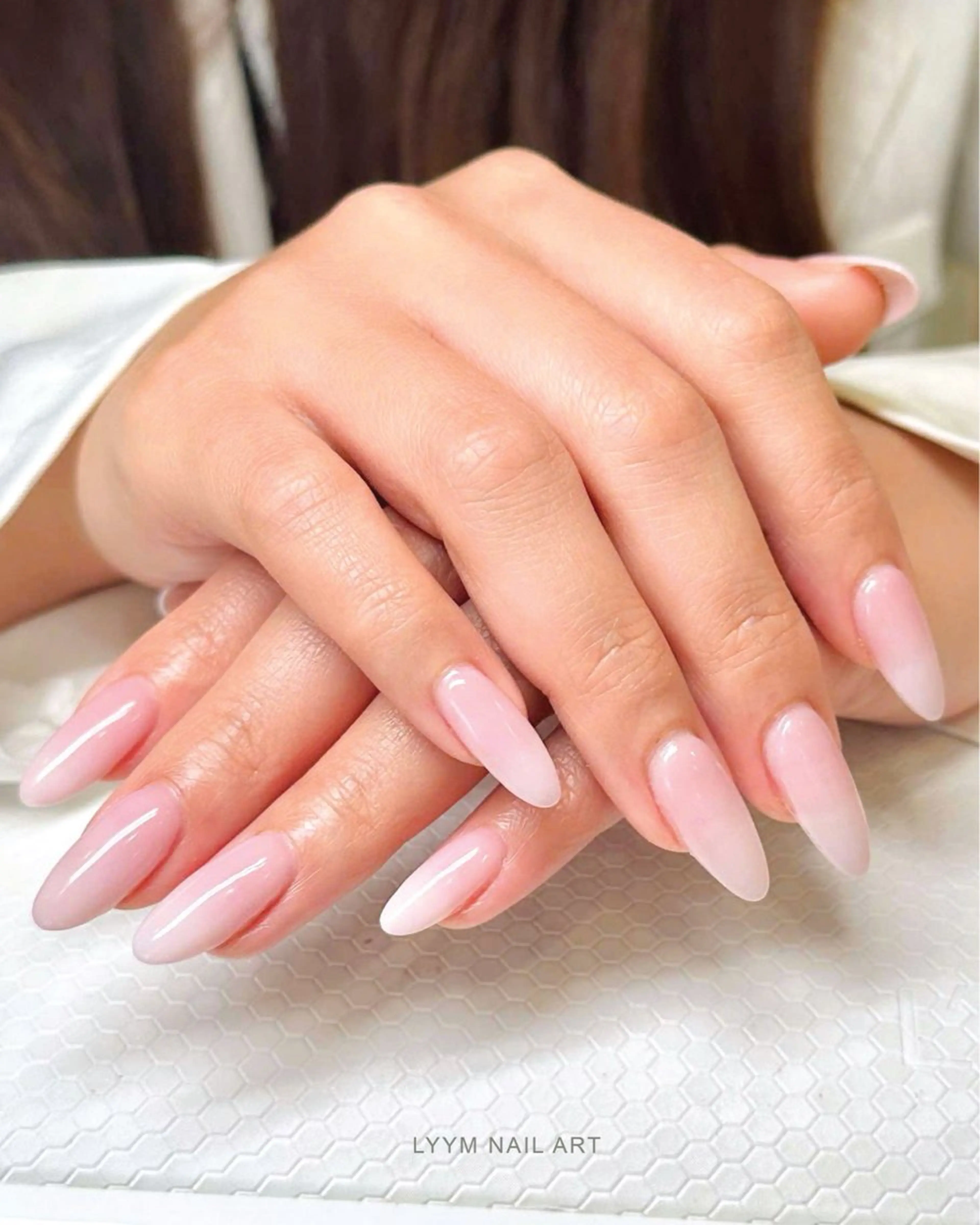 ネイル グラデーション 韓国ネイル オフィスネイル ピンク シンプルネイル ハンドネイル ハンドケア LYYM Nail Salonのネイルデザイン
