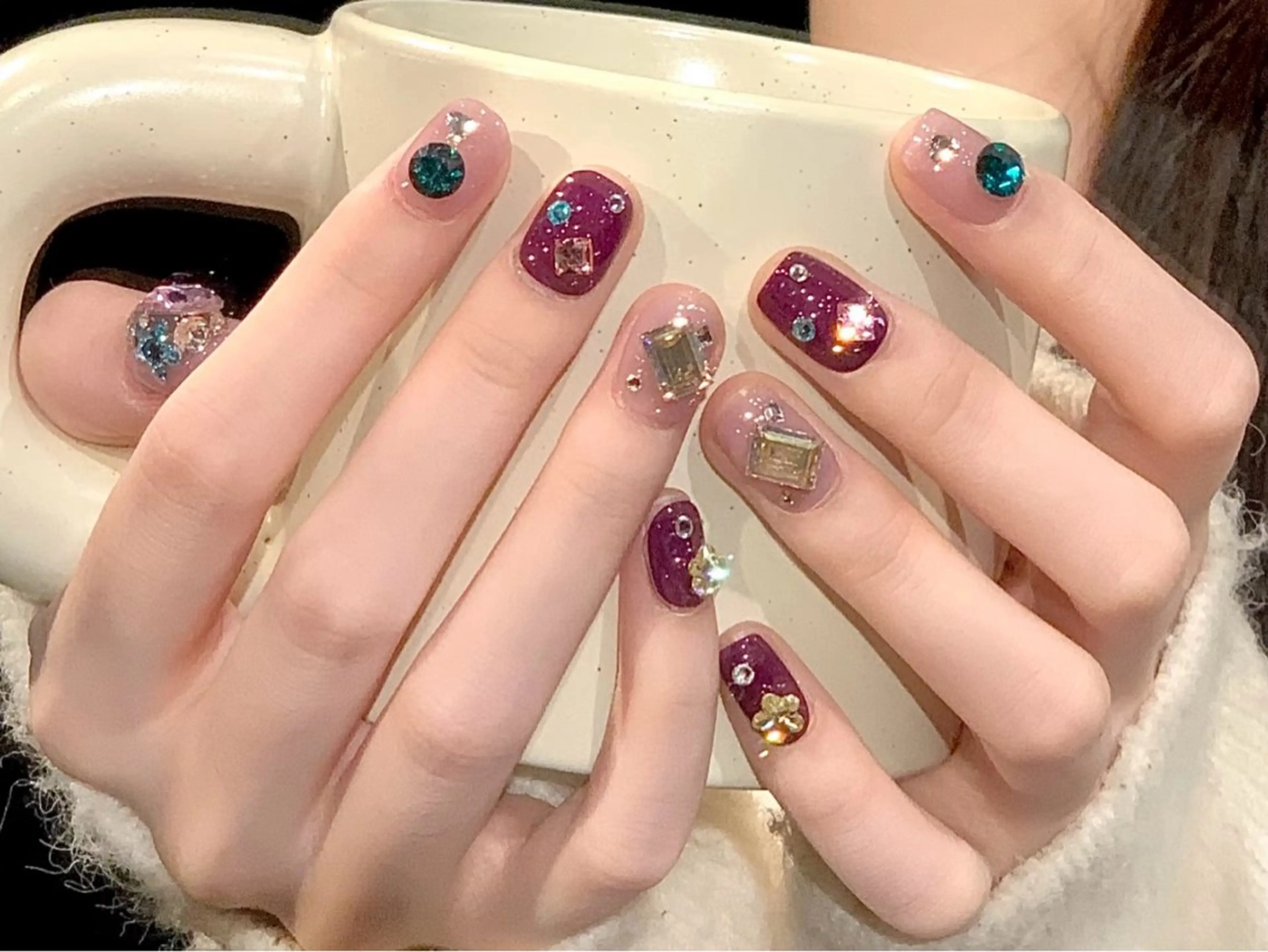 ネイル ストーンネイル ネイルチップ ハンドネイル ネイルサロン Jasmine 池袋東口所属・YU RIのネイルデザイン