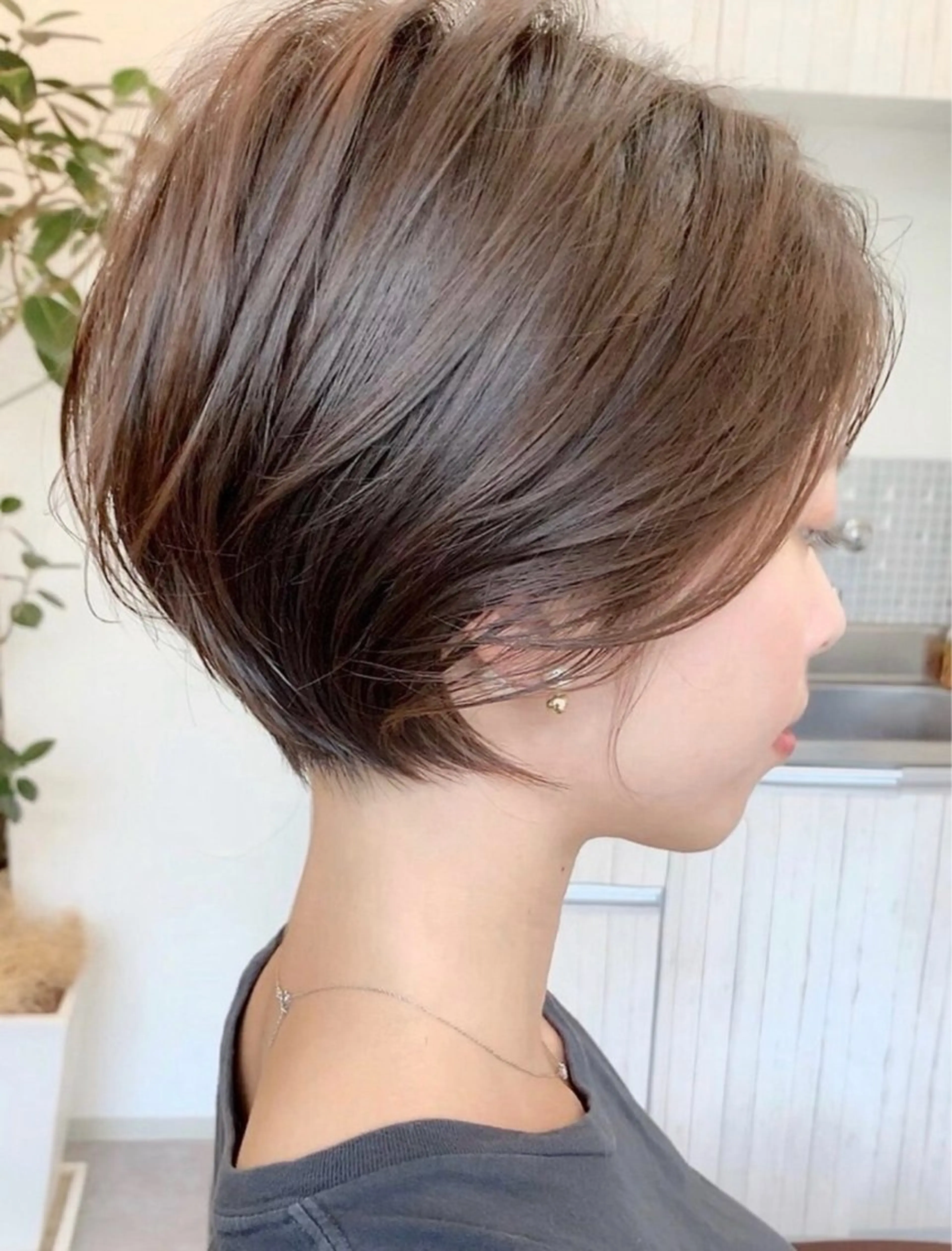 ショート カラー ショートボブ ブルーカラー ブルーグレー ブルーグレージュ グレージュ i.Ehime所属・i.Ehime💫 齋藤  あつきのヘアスタイル
