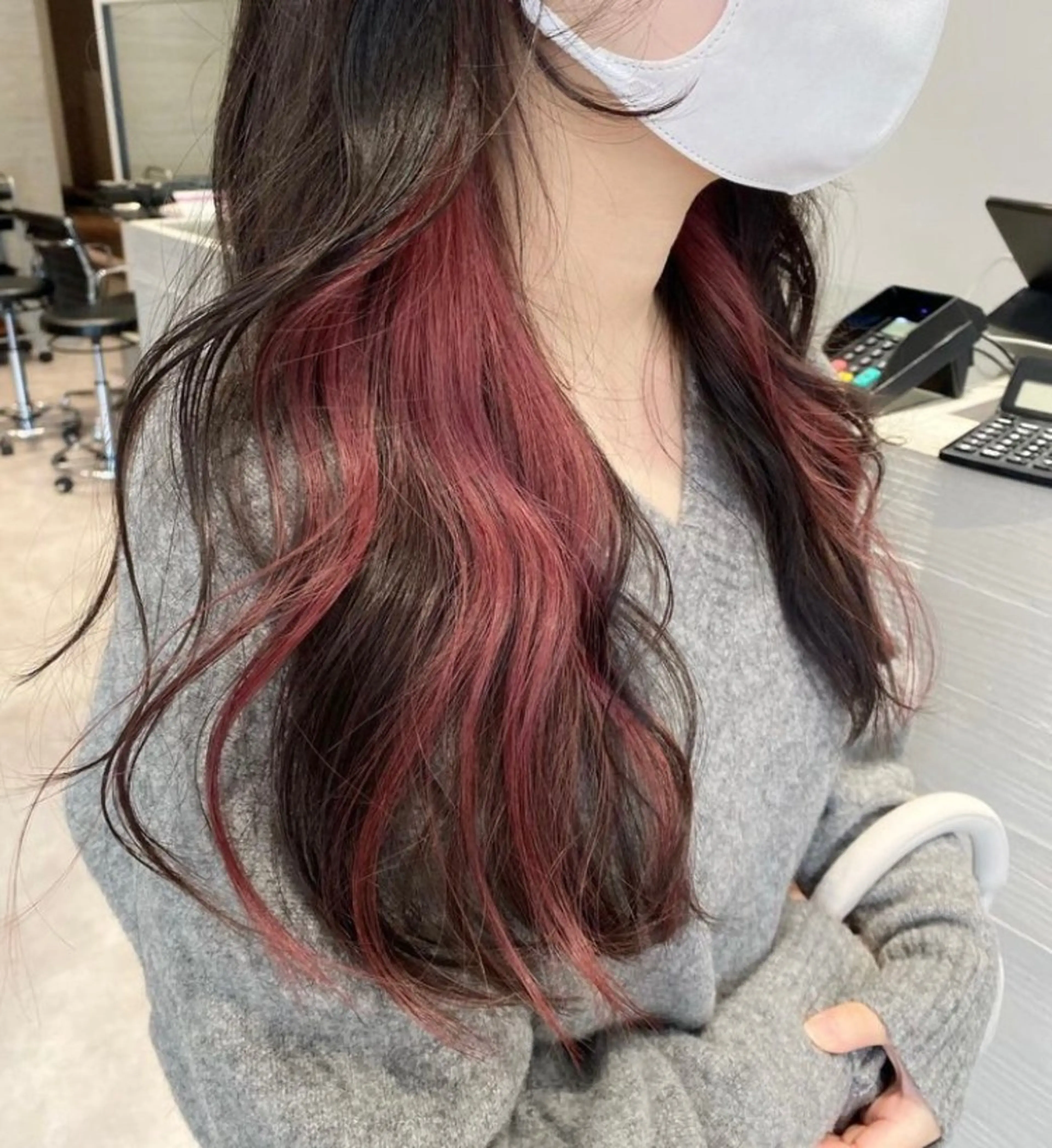 ロング カラー サキ🤍ハイトーン 🩰くびれ巻きヘアのヘアスタイル