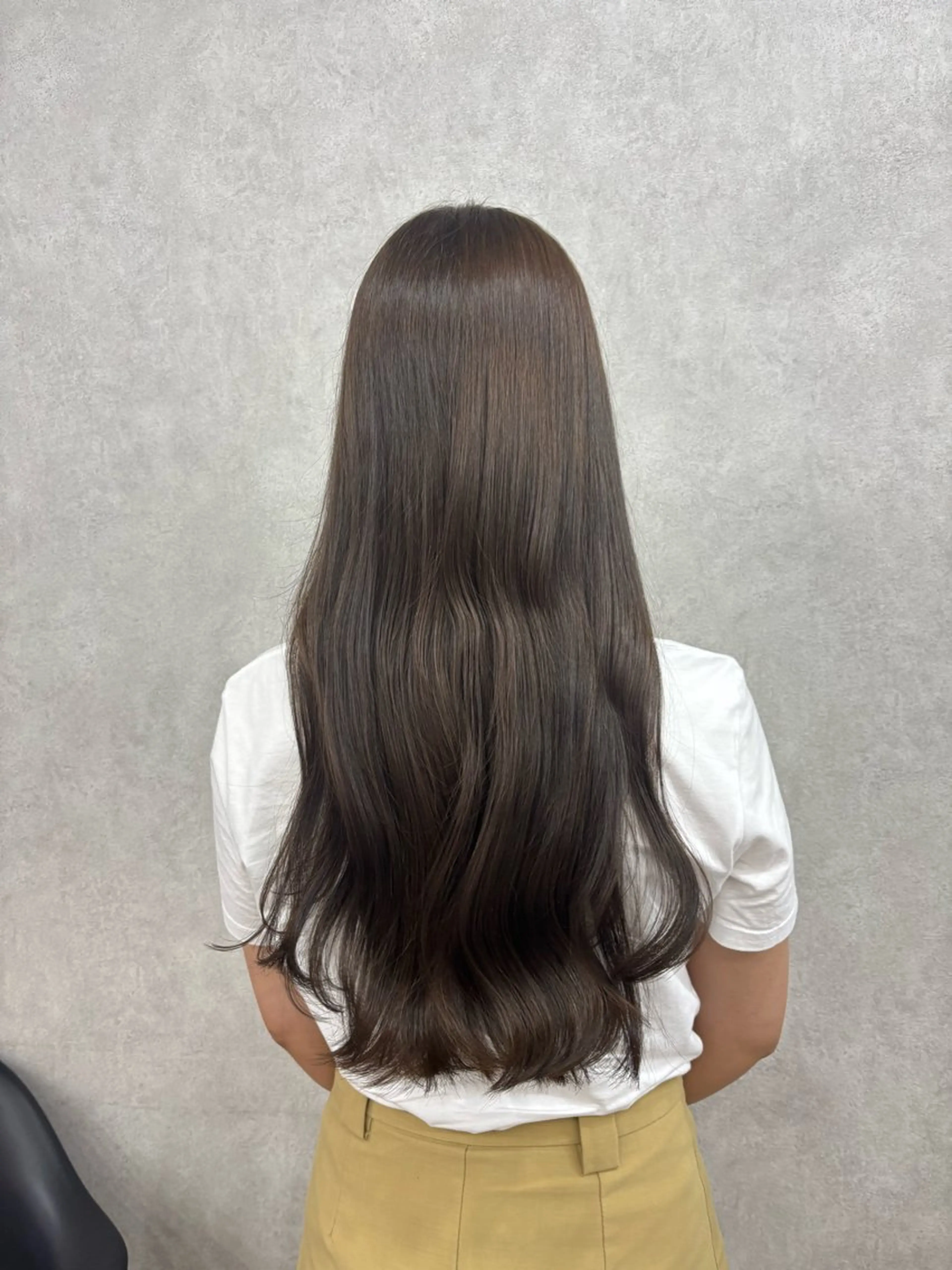 ロング カラー ベージュカラー ブリーチ 透明感カラー ダブルカラー ブリーチなしカラー 倉澤 愛理のヘアスタイル
