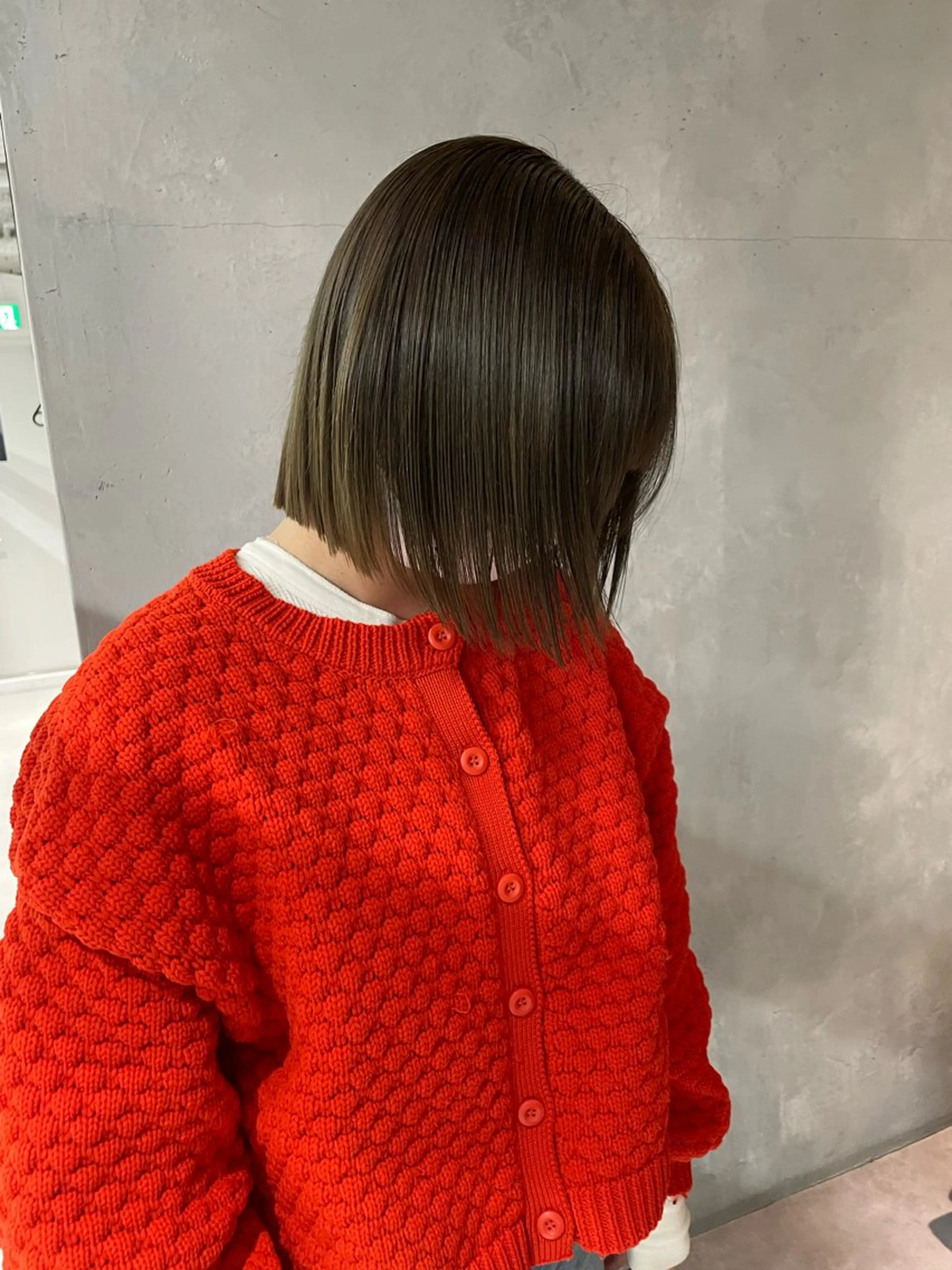 ミディアム カラー 切りっぱなしボブ オリーブカラー ボブ SALOWIN浦和店所属・1日5名限定美容師 miwaのヘアスタイル