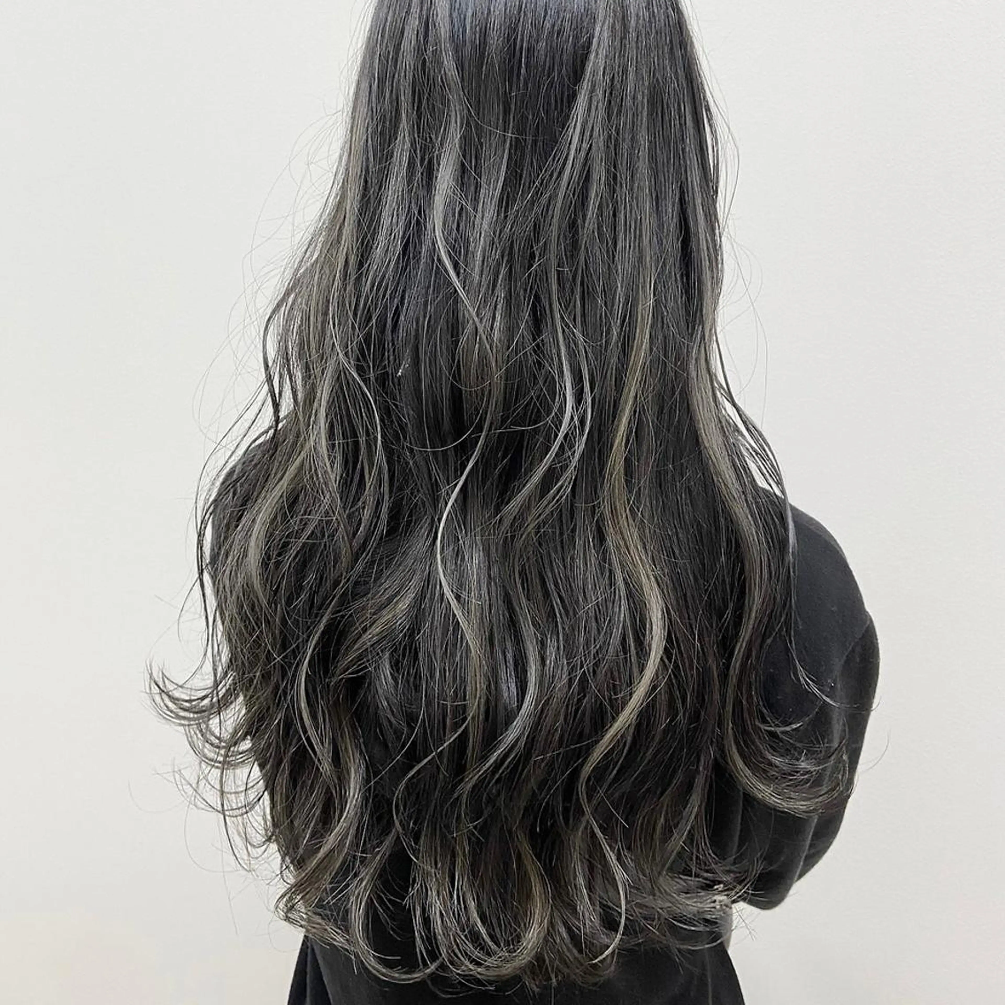 ロング カラー 石川 聖奈のヘアスタイル