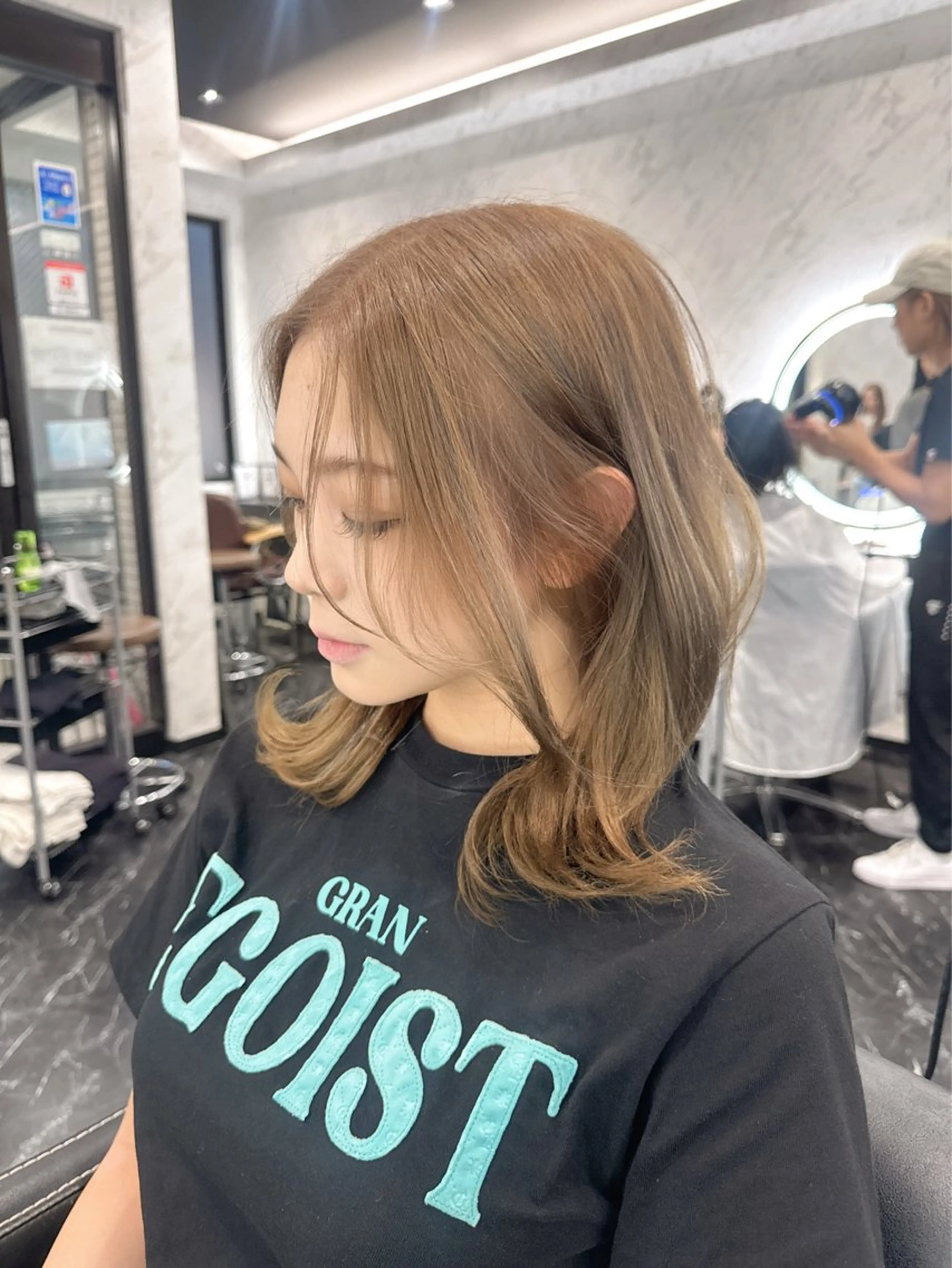 ミディアム カット ヘアカラー 末永 もものヘアスタイル