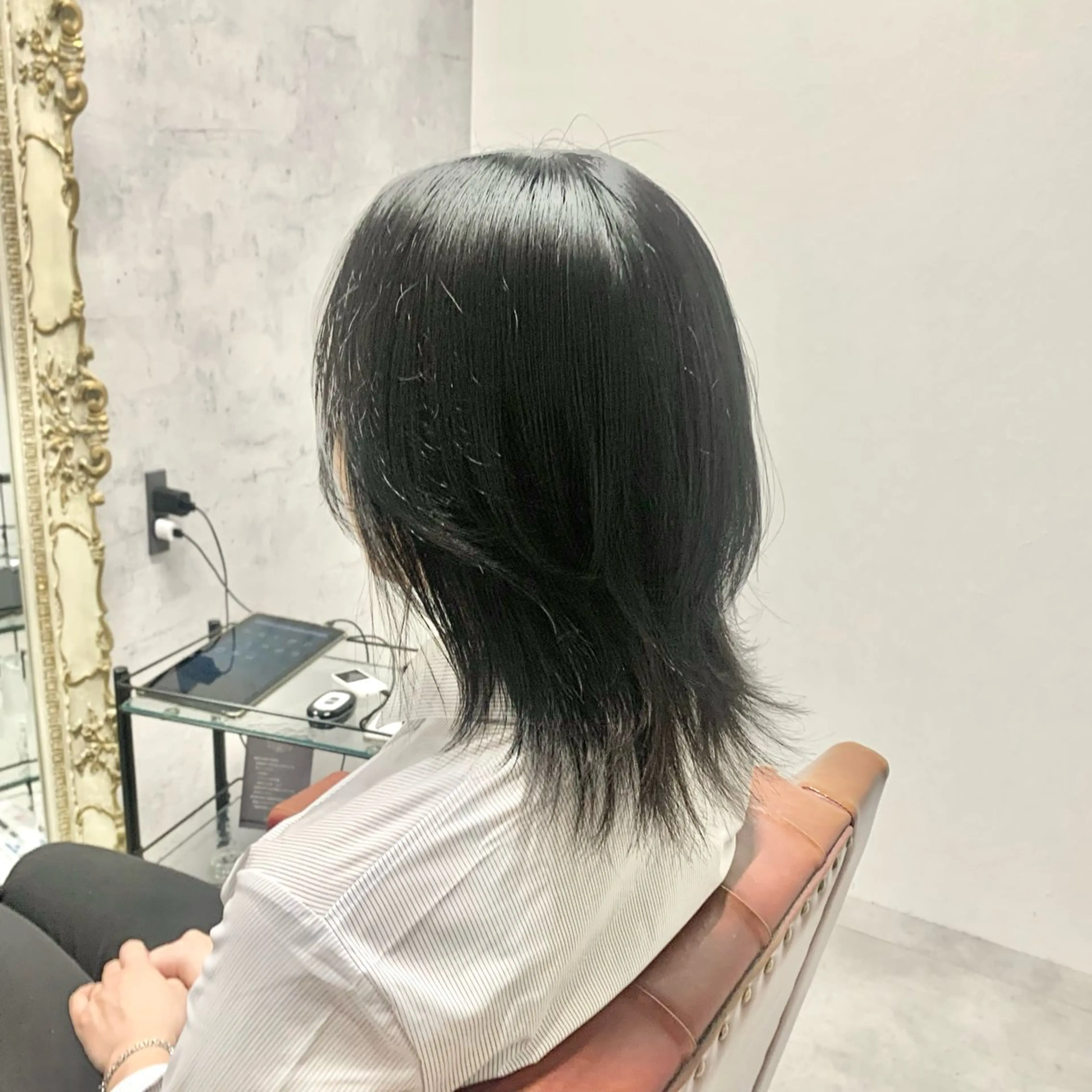 ミディアム ウルフカット カット 鈴木 まゆのヘアスタイル