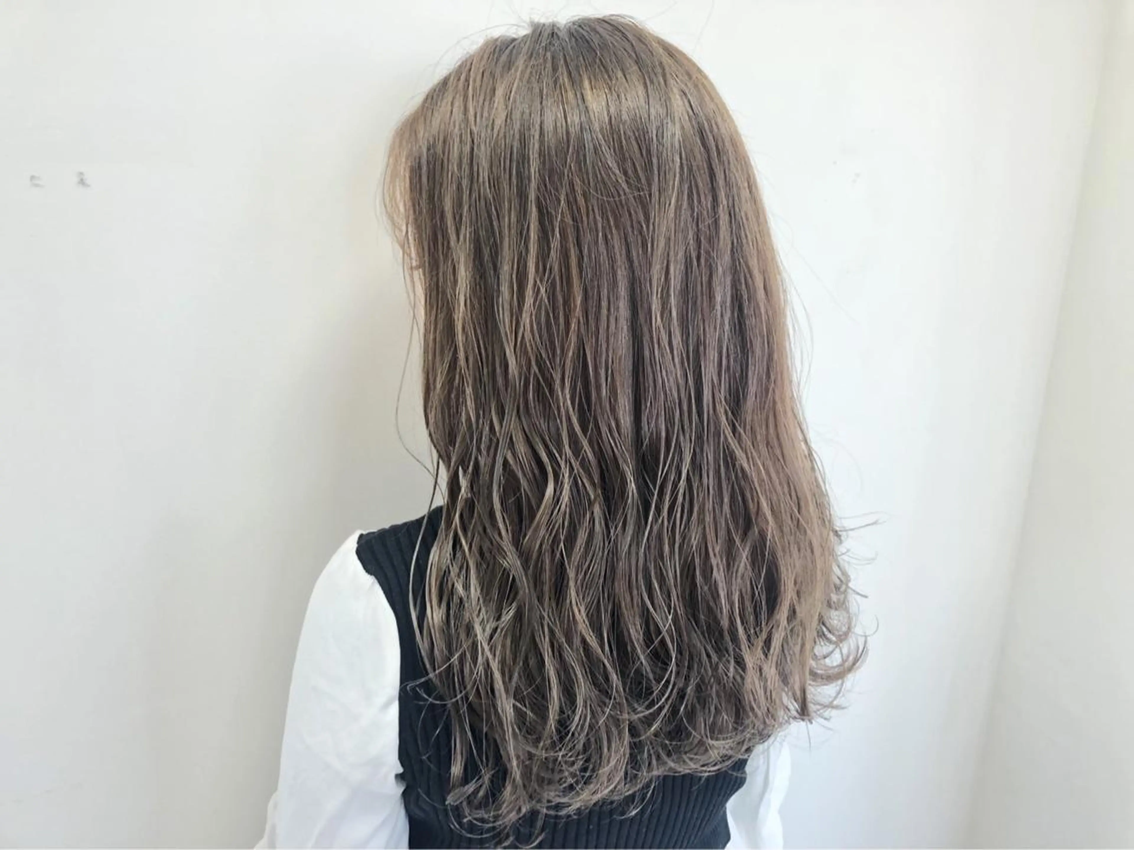 セミロング カラー マツエクモデル 安藤裕子の眉毛・アイブロウイメージ