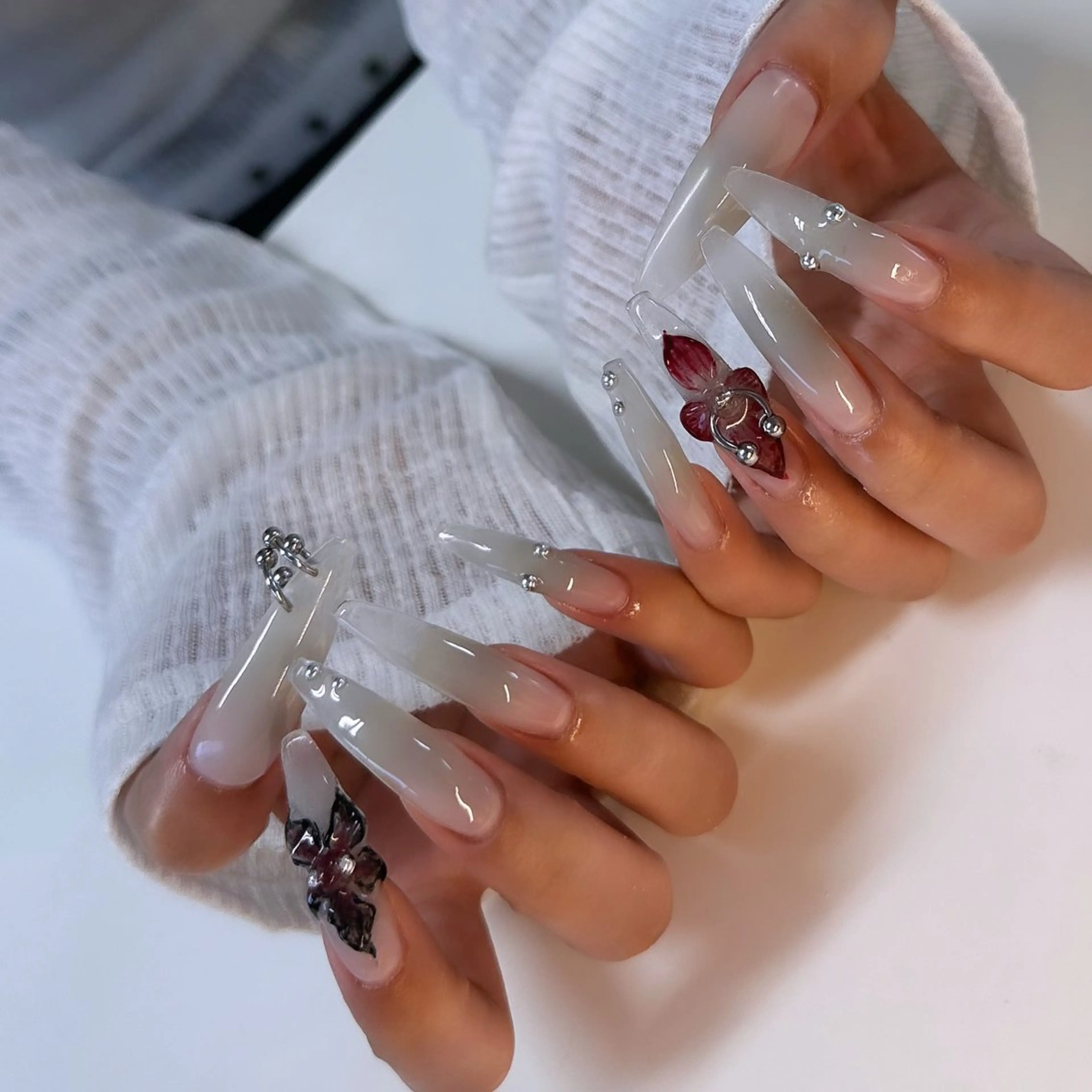 ロング ハンドネイル Amo nailのネイルデザイン