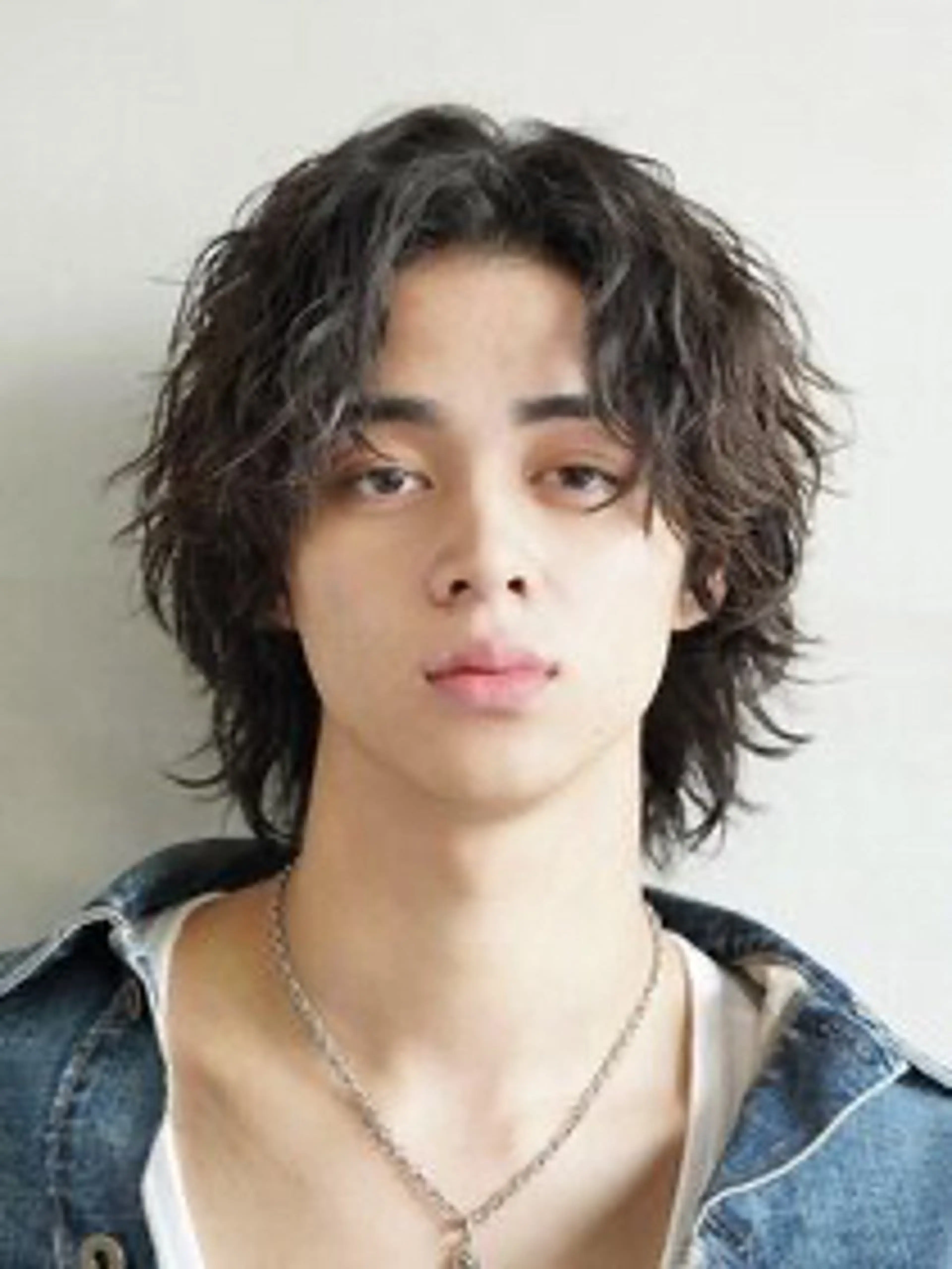 ロング パーマ メンズ メンズパーマ 波巻きパーマ メンズウルフカット ウルフカット カット パーマ fifth 渡部竜馬のヘアスタイル