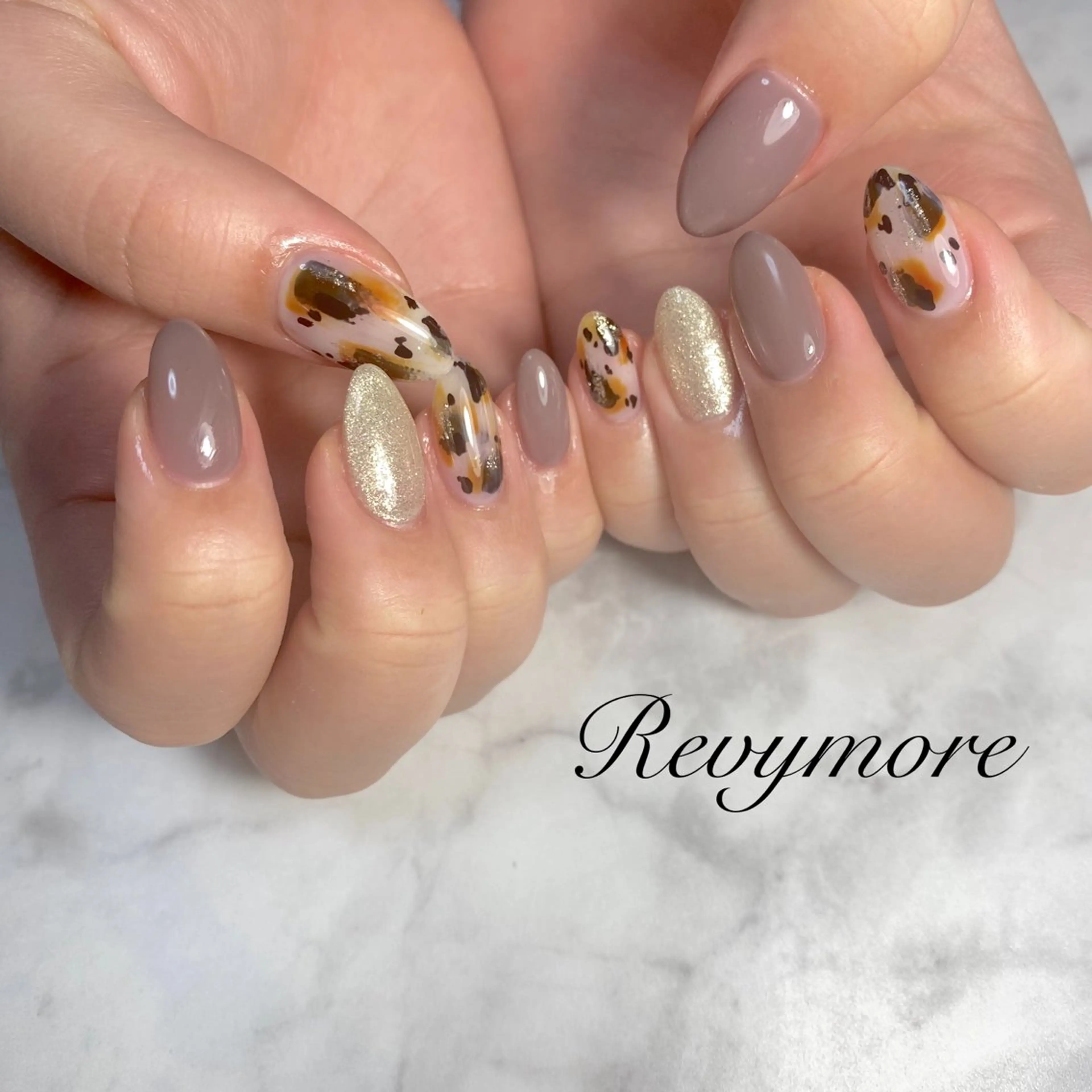 ネイル ジェルネイル キラキラネイル 韓国ネイル ニュアンスネイル オフィスネイル nail salon Revymore所属・nail salon Revymoreのネイルデザイン