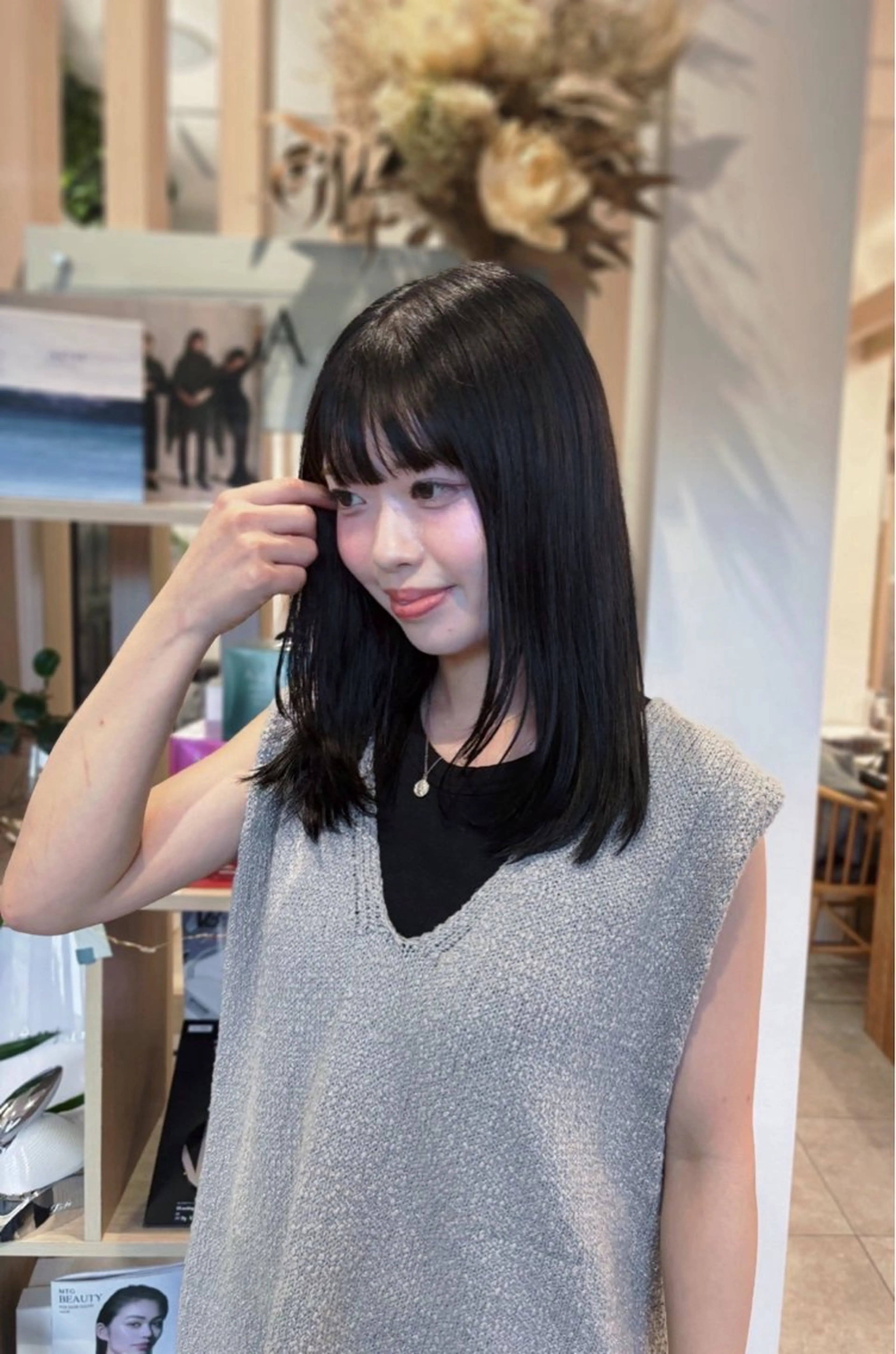 セミロング ヘアカラー トリートメント 🪽ゆな 🪽のヘアスタイル