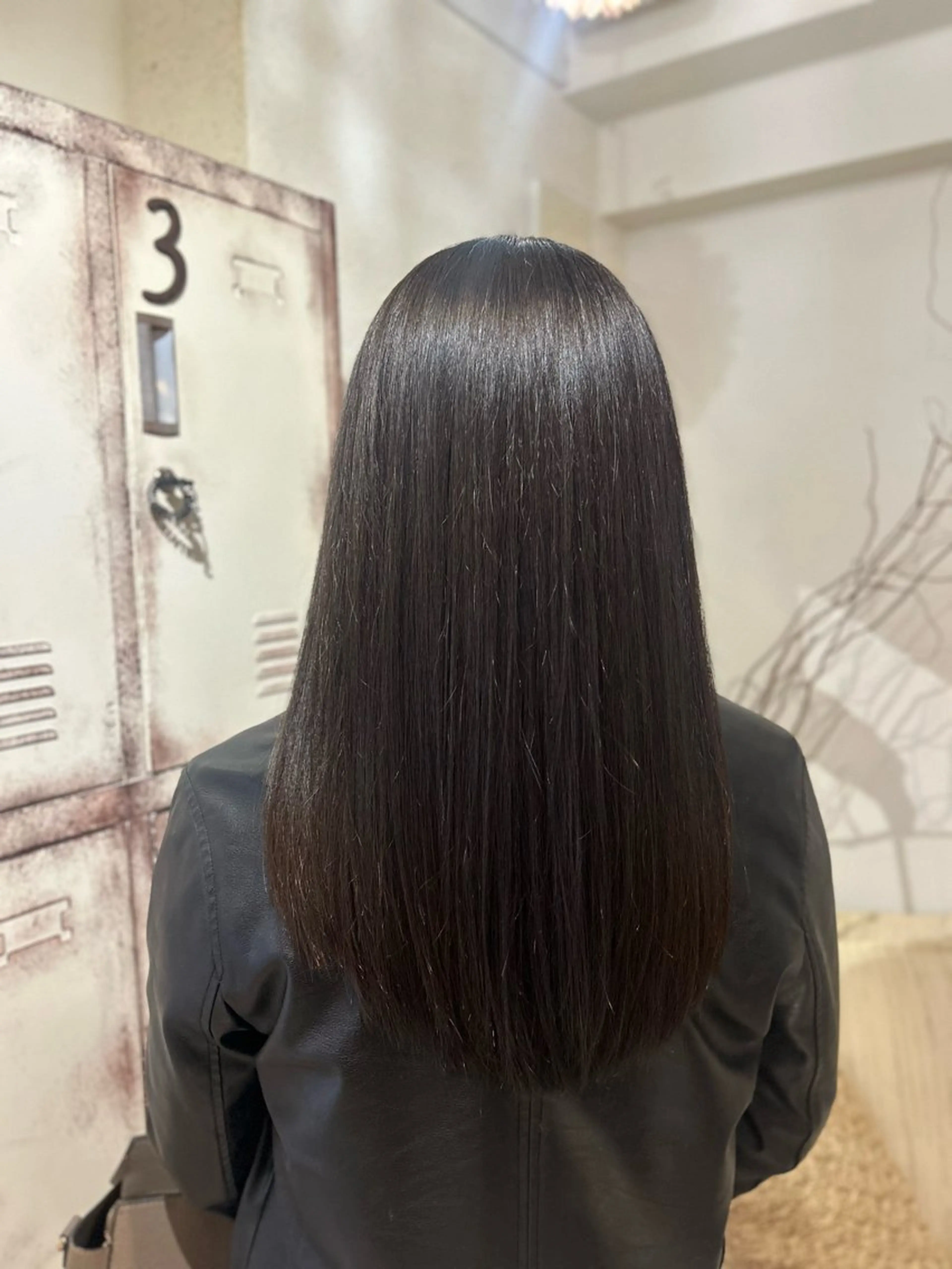 セミロング カラー カット ヘアカラー トリートメント ヘッドスパ putri 川邉 優花のヘアスタイル