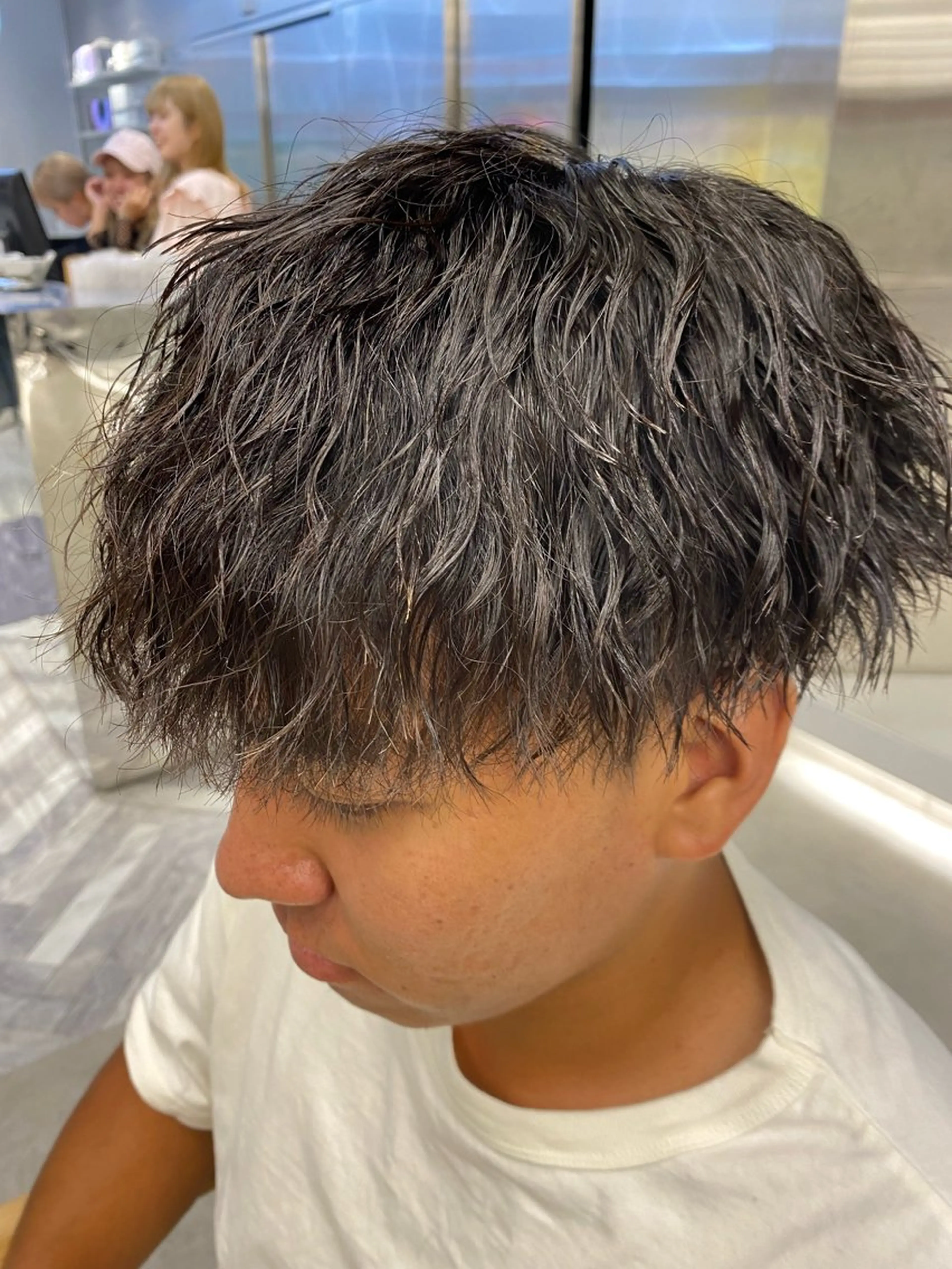 パーマ メンズ メンズパーマ 学生（メンズ向け） 波巻きパーマ 学生 スパイラルパーマ カット パーマ シャドウパーマ/ スパイキーショートのヘアスタイル