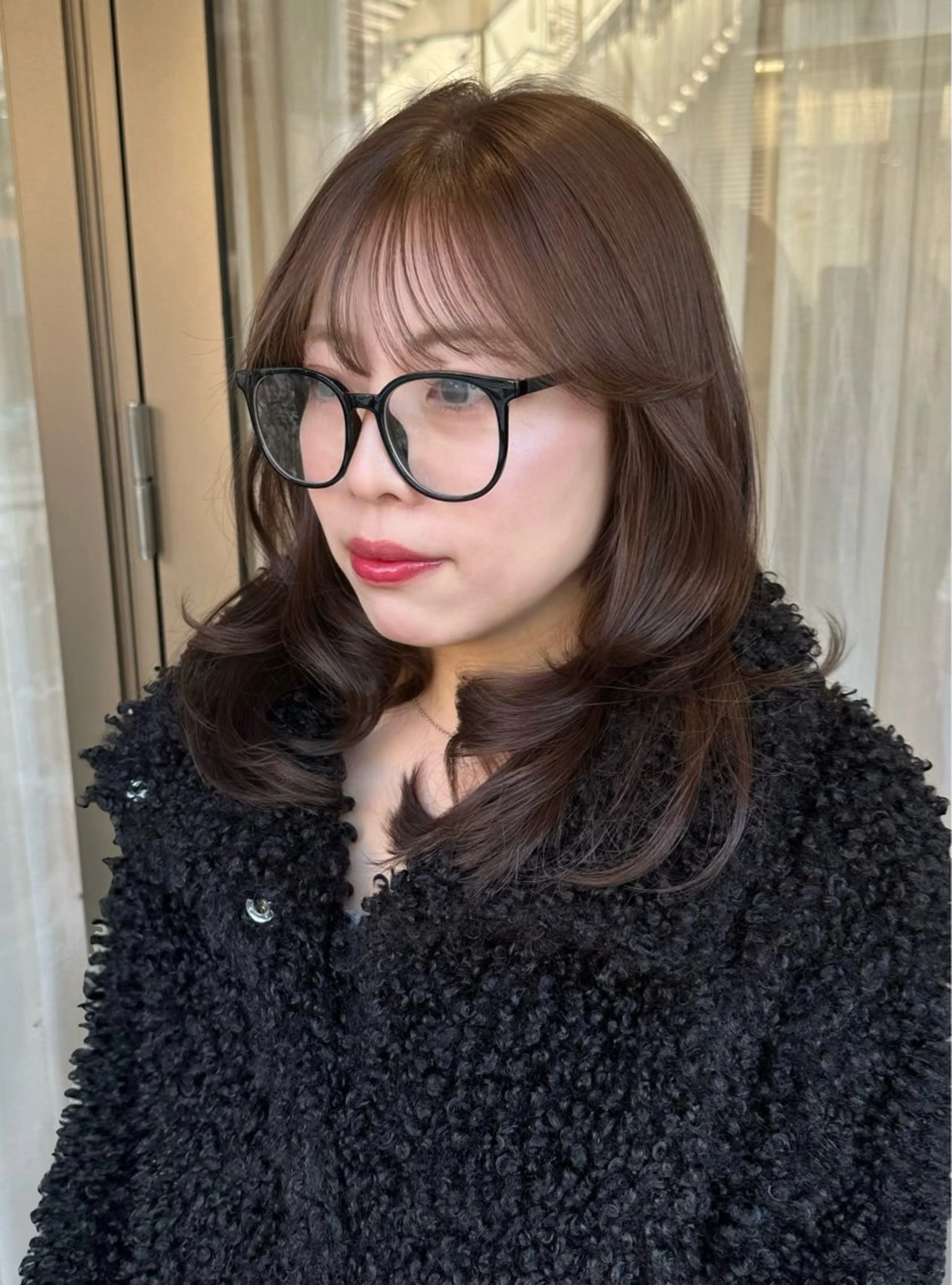 セミロング カラー レイヤーカット 韓国ヘア🦢🖤 Sayumiのヘアスタイル