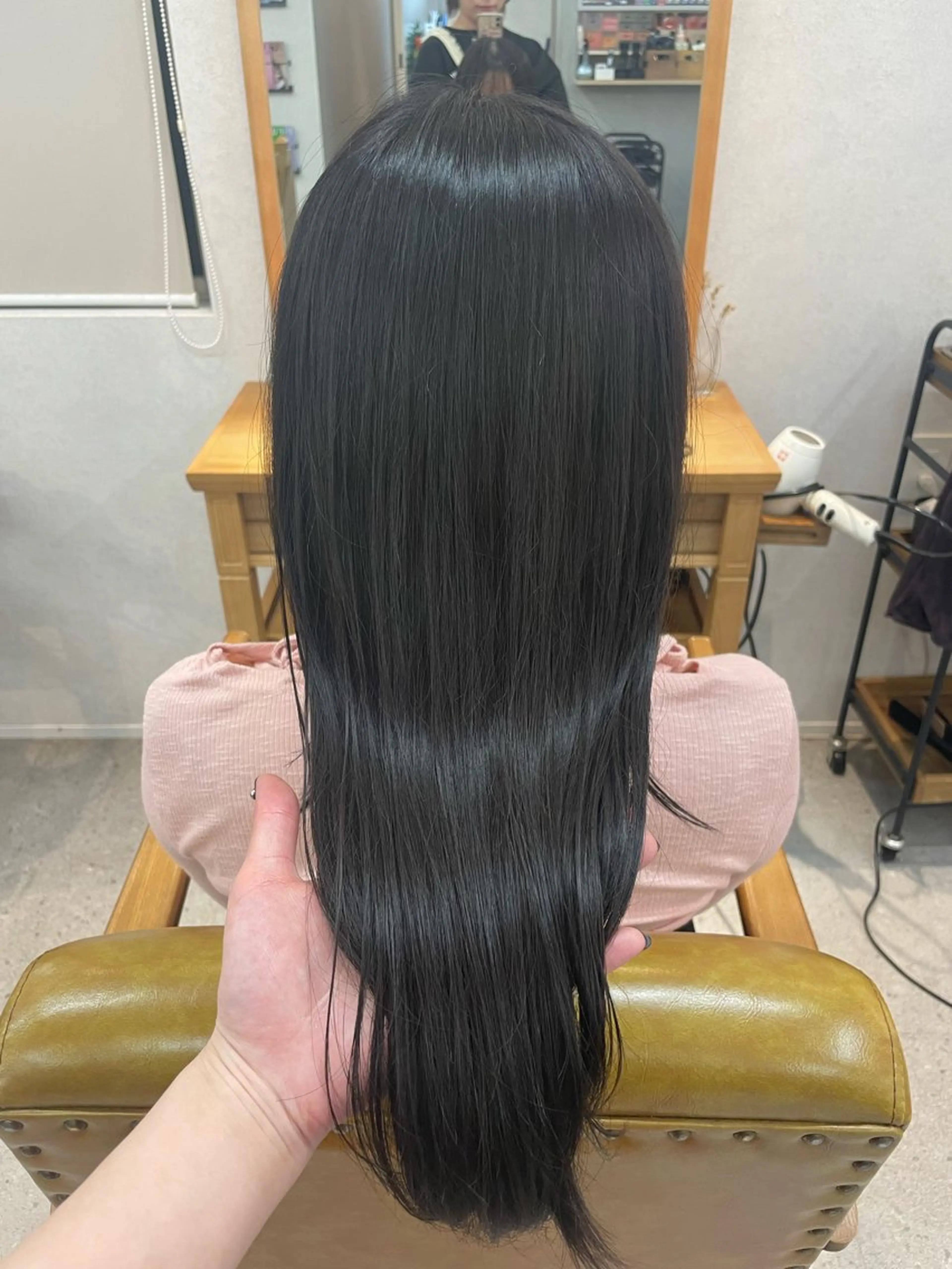 カラー 黒髪 植原 遥夏のヘアスタイル