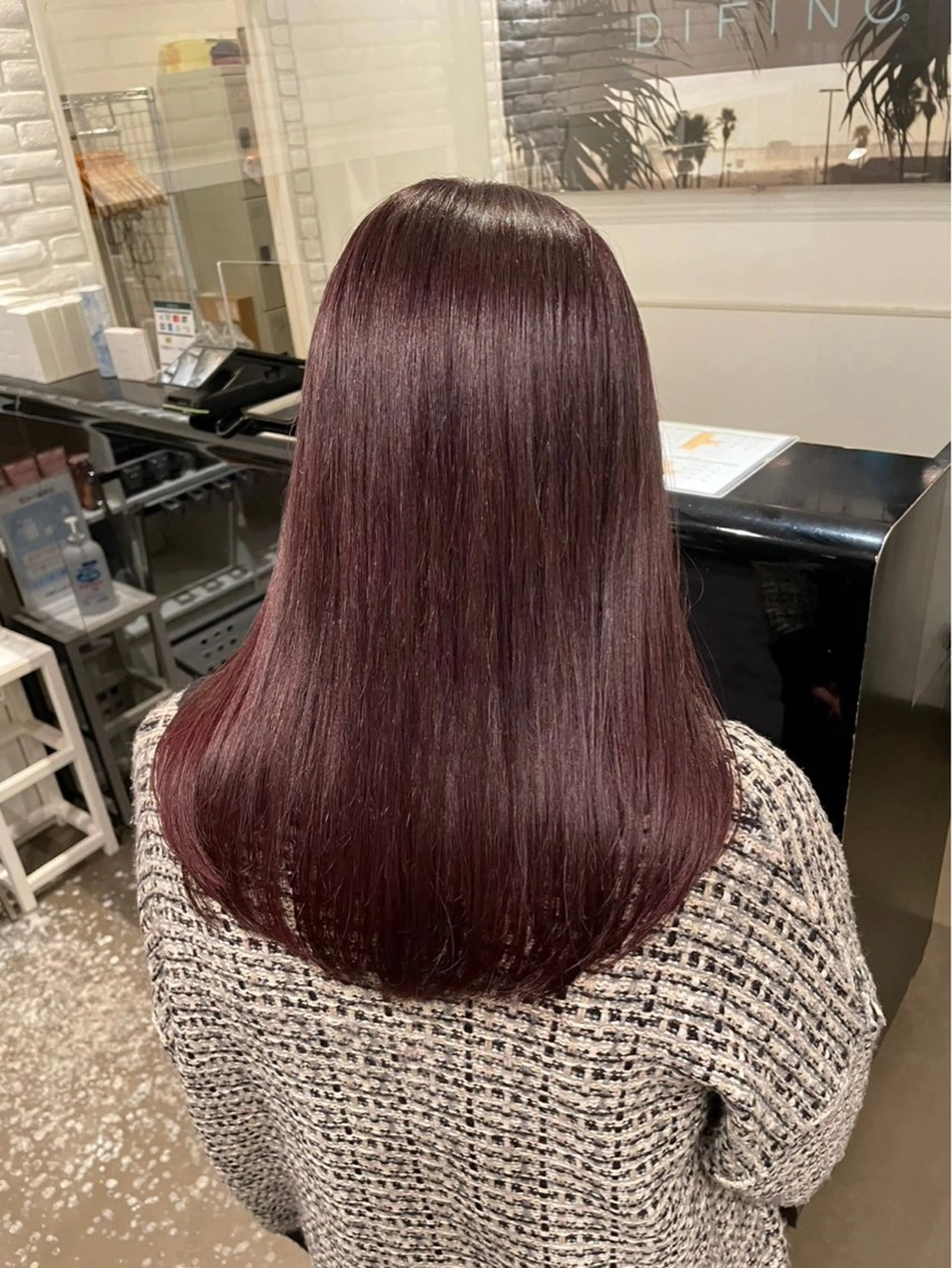 セミロング カラー 近藤 理子のヘアスタイル