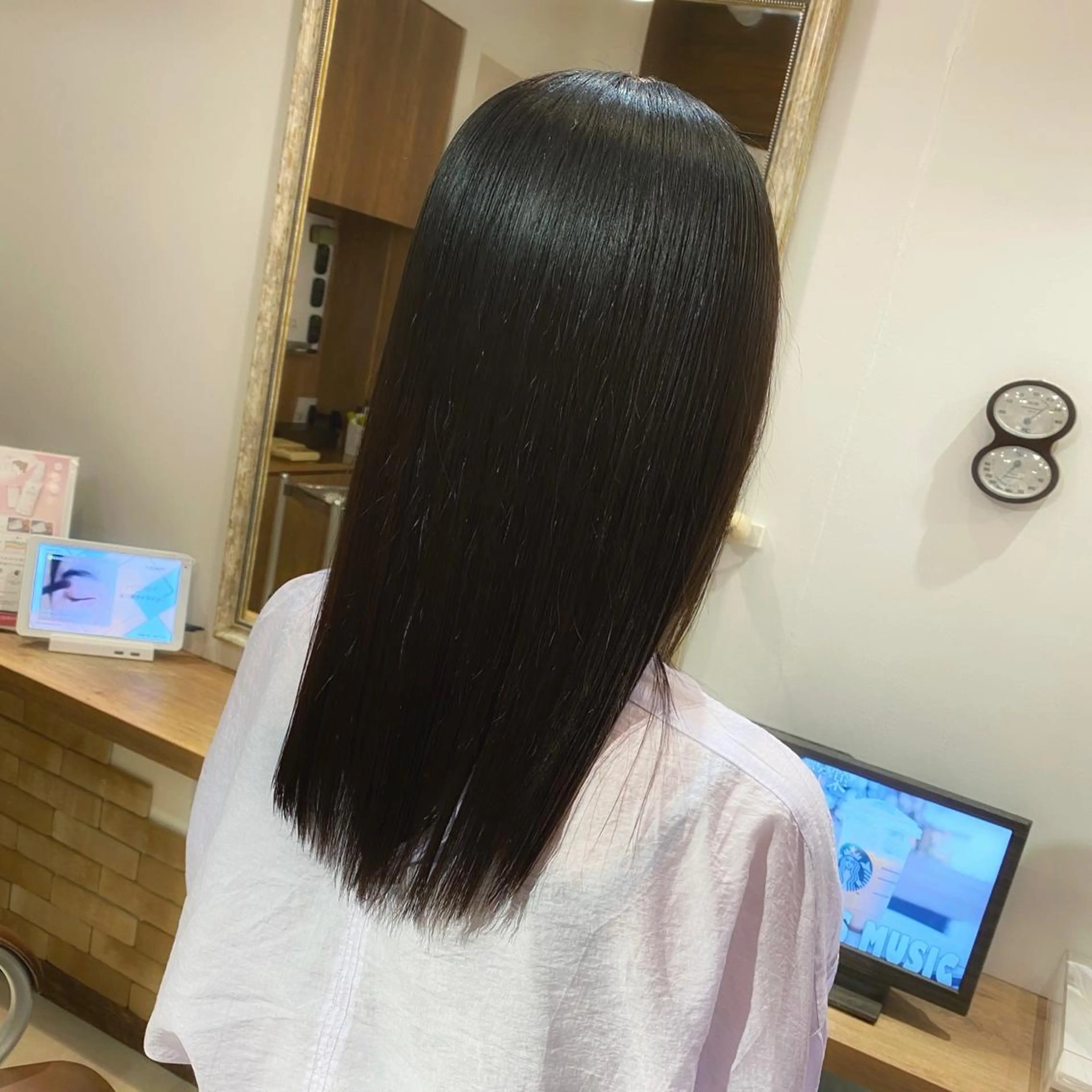 セミロング 髪質改善 トリートメント 酸熱トリートメント SALOWIN 池袋Suite店所属・髪質改善講師 安東駿介のヘアスタイル
