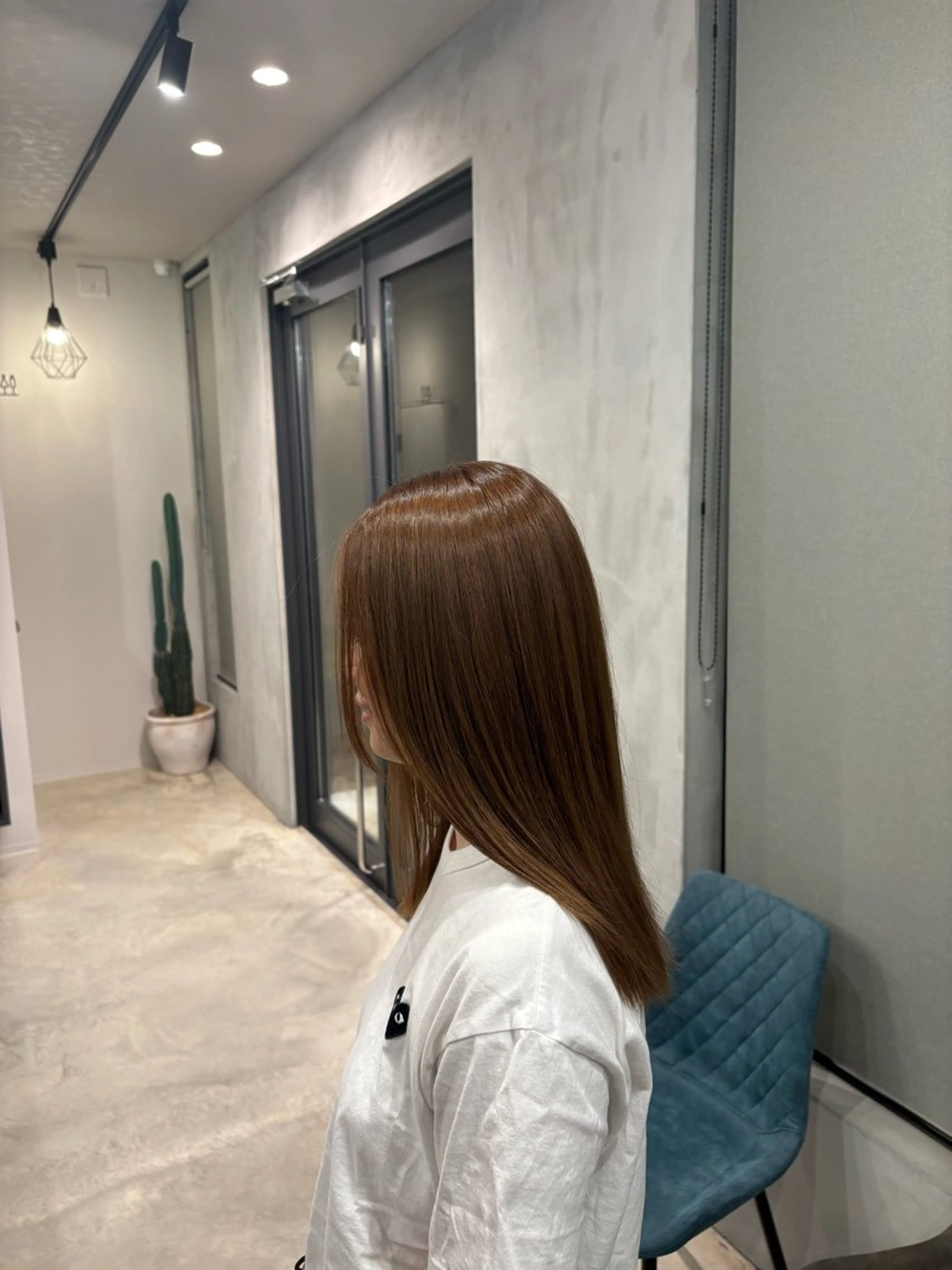 カラー ヘアカラー トリートメント アールラーゴ所属・宮島 華湖のヘアスタイル