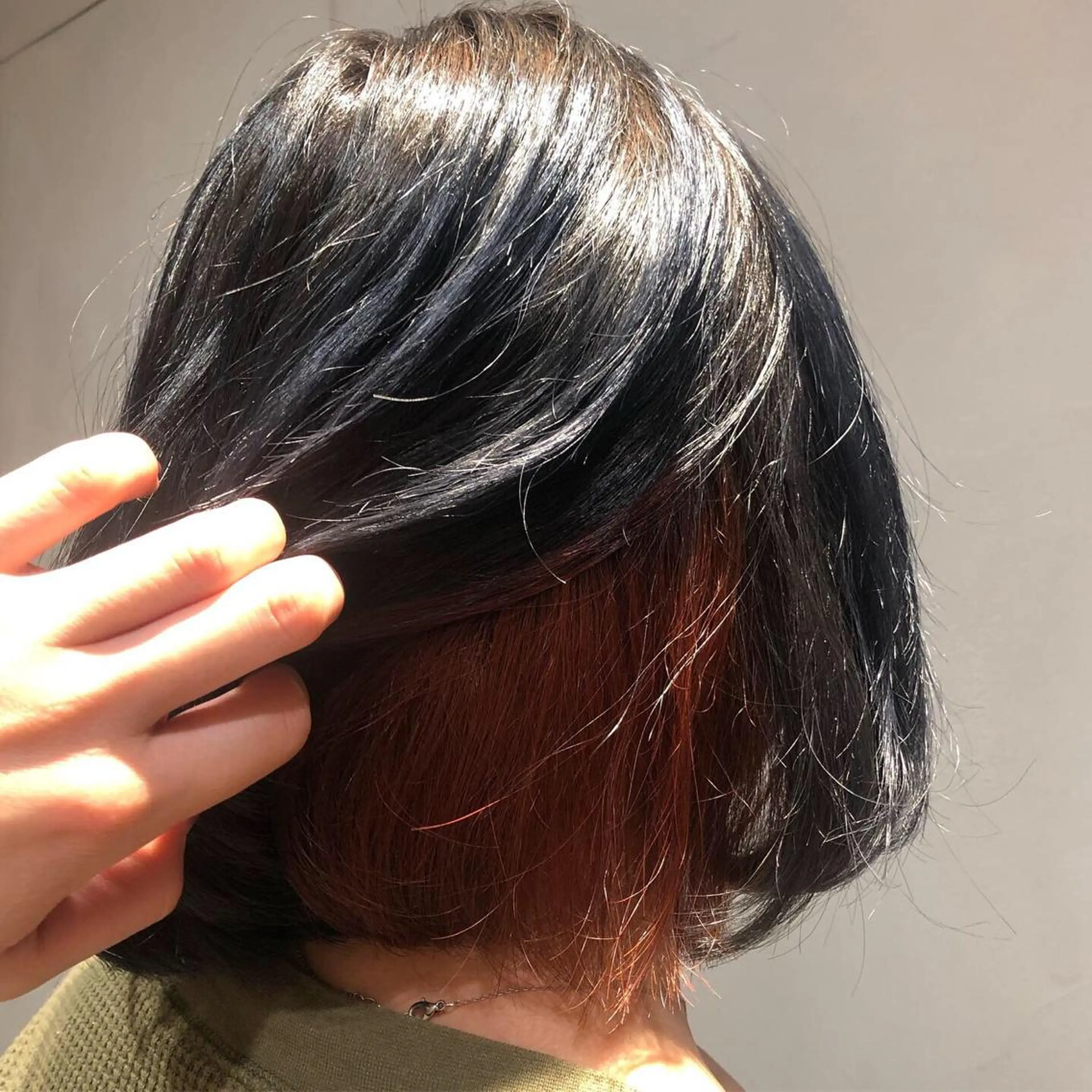 ショート カラー オレンジ ヘアカラー トリートメント ヘッドスパ ヘアセット カジュアルを女っぽく 𝗮𝘆𝗮𝗰𝗼のヘアスタイル