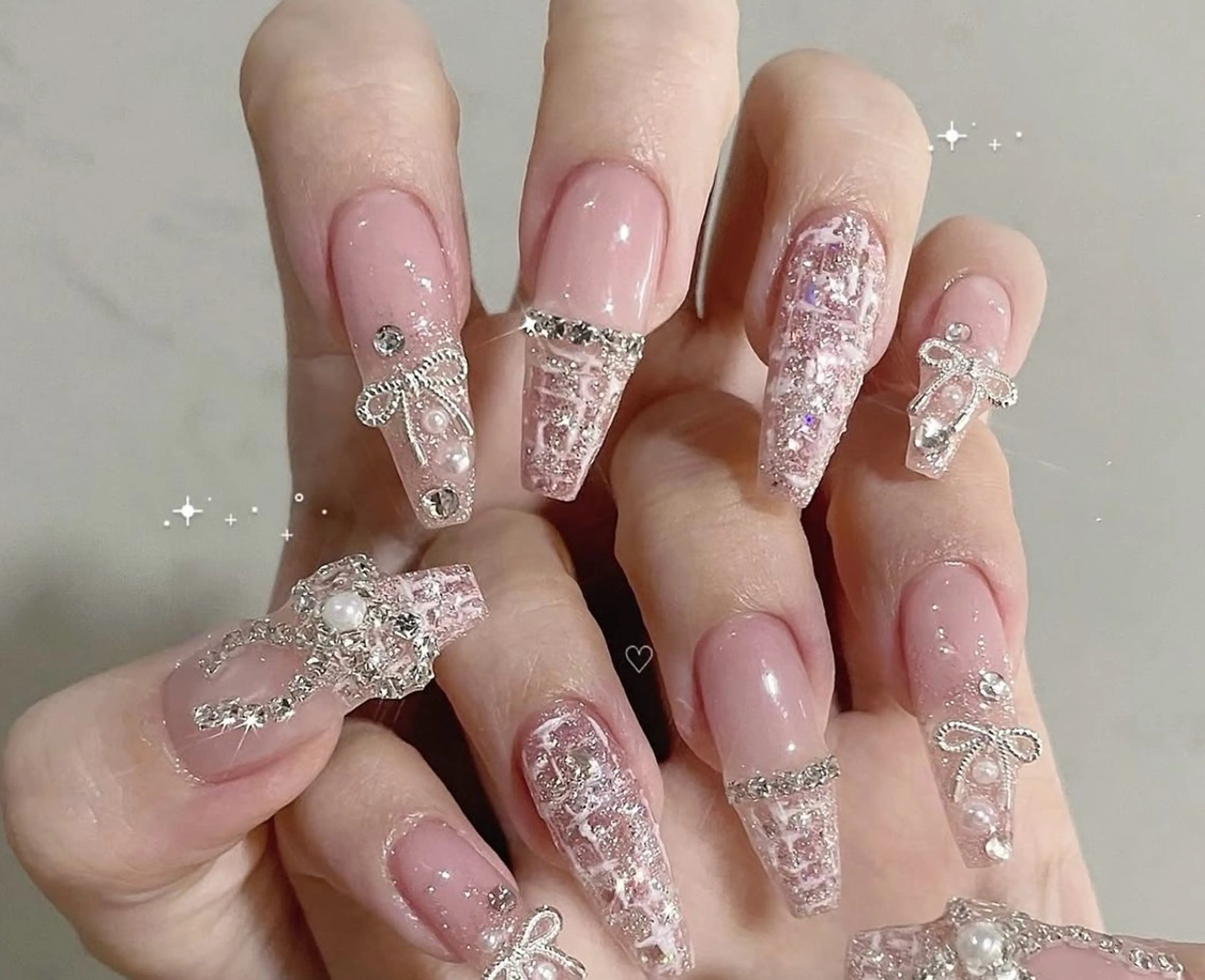 ネイル アートネイル オーロラネイル チークネイル 長さ出し フットネイル ハンドネイル フットネイル ハンドケア Noiranail_ studioのネイルデザイン