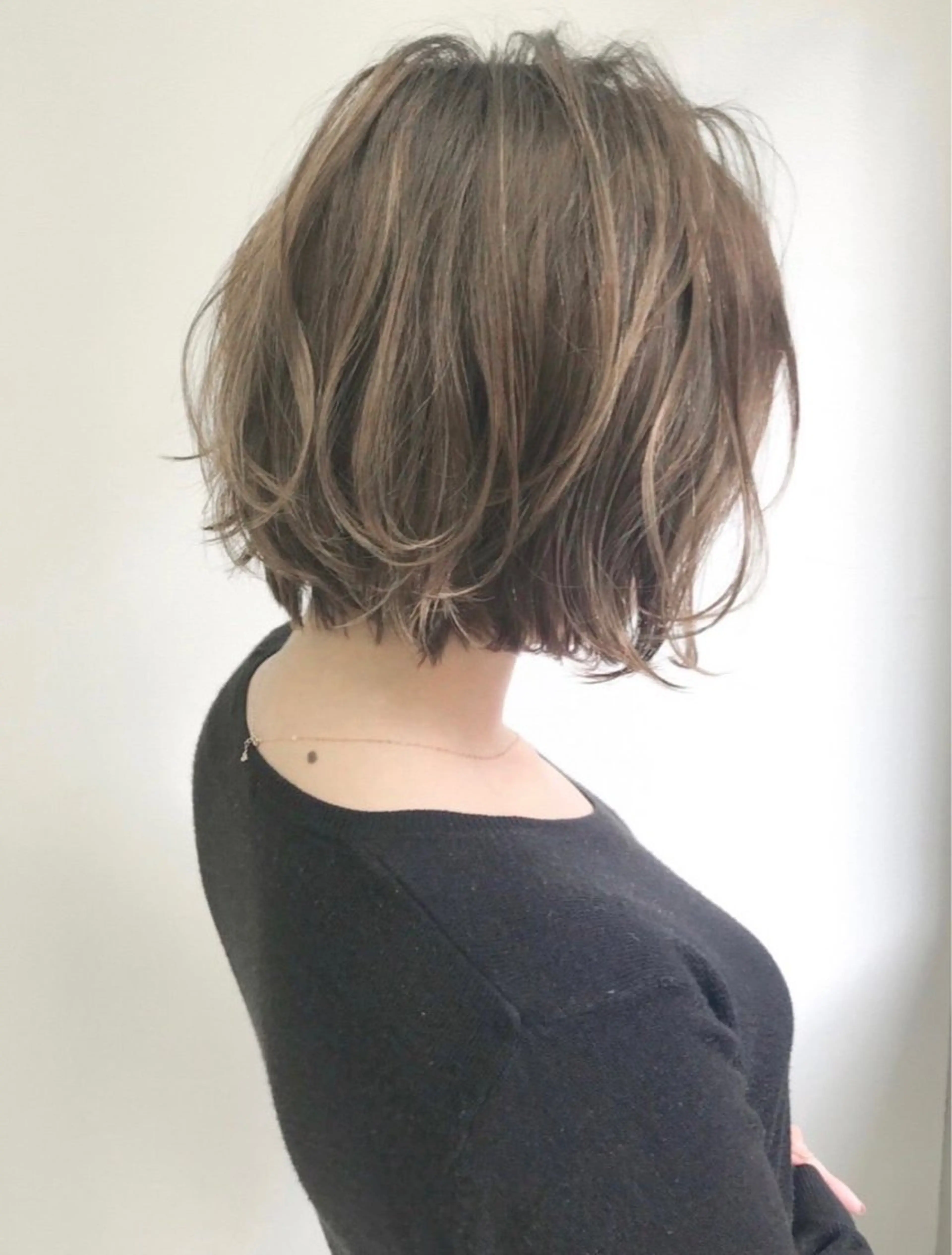 カラー ベージュカラー ブラウンカラー ブラウンベージュ 透明感カラー フォギーベージュ 辺見 葵のヘアスタイル