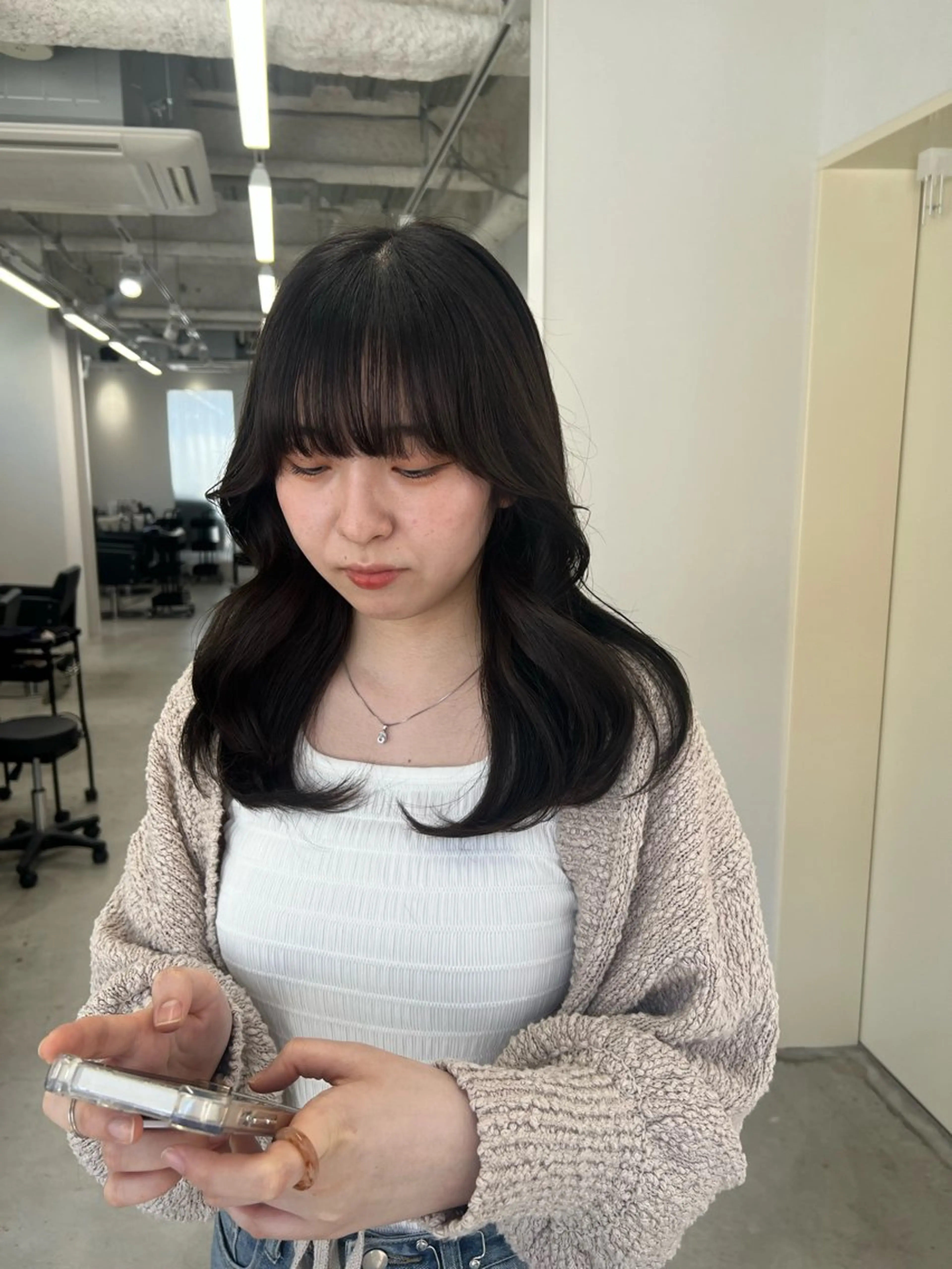 セミロング レイヤーカット カット maya レイヤーカットのヘアスタイル