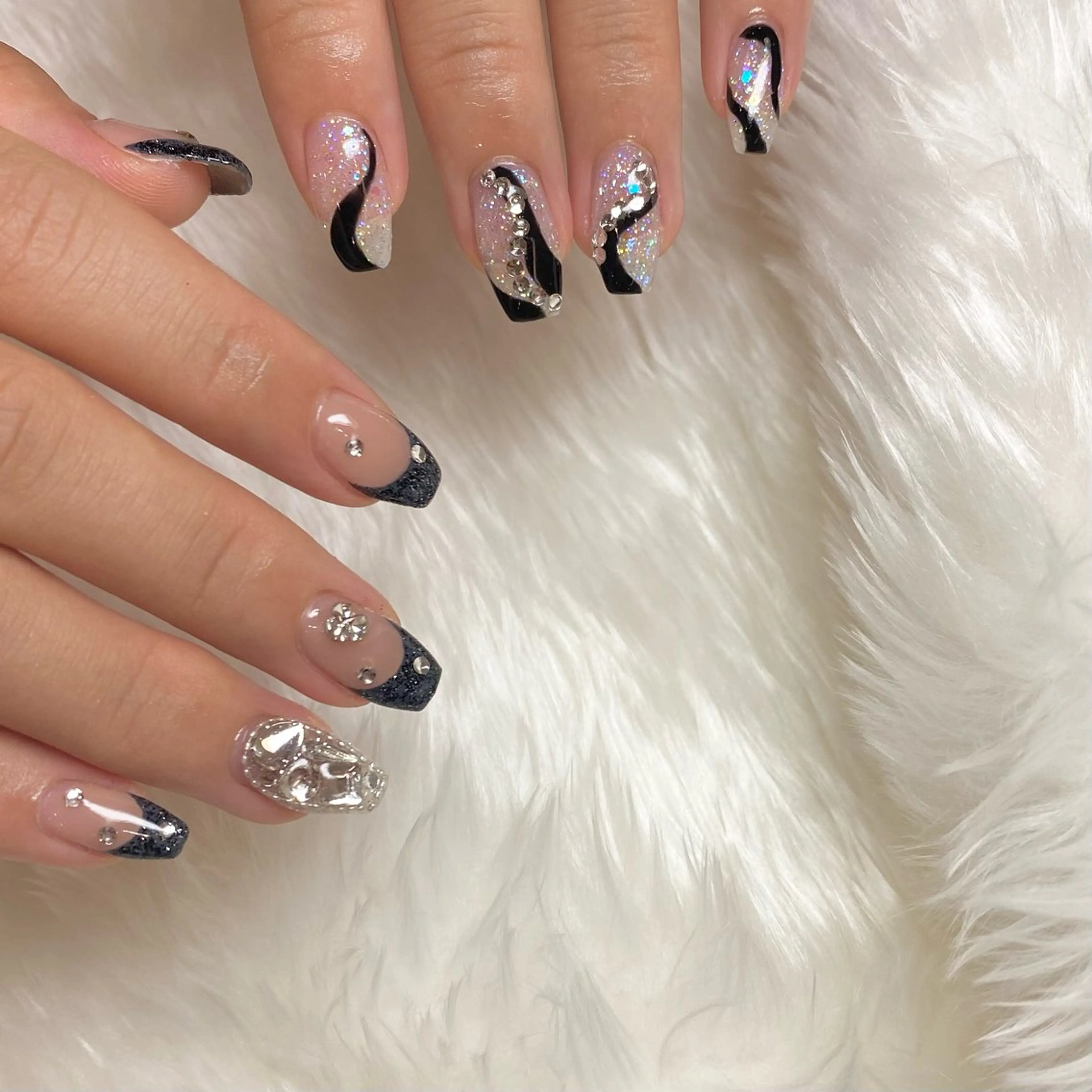 ネイル フレンチネイル キラキラネイル オフィスネイル スクエアネイル Nailsalon Merci所属・Merci momoのネイルデザイン