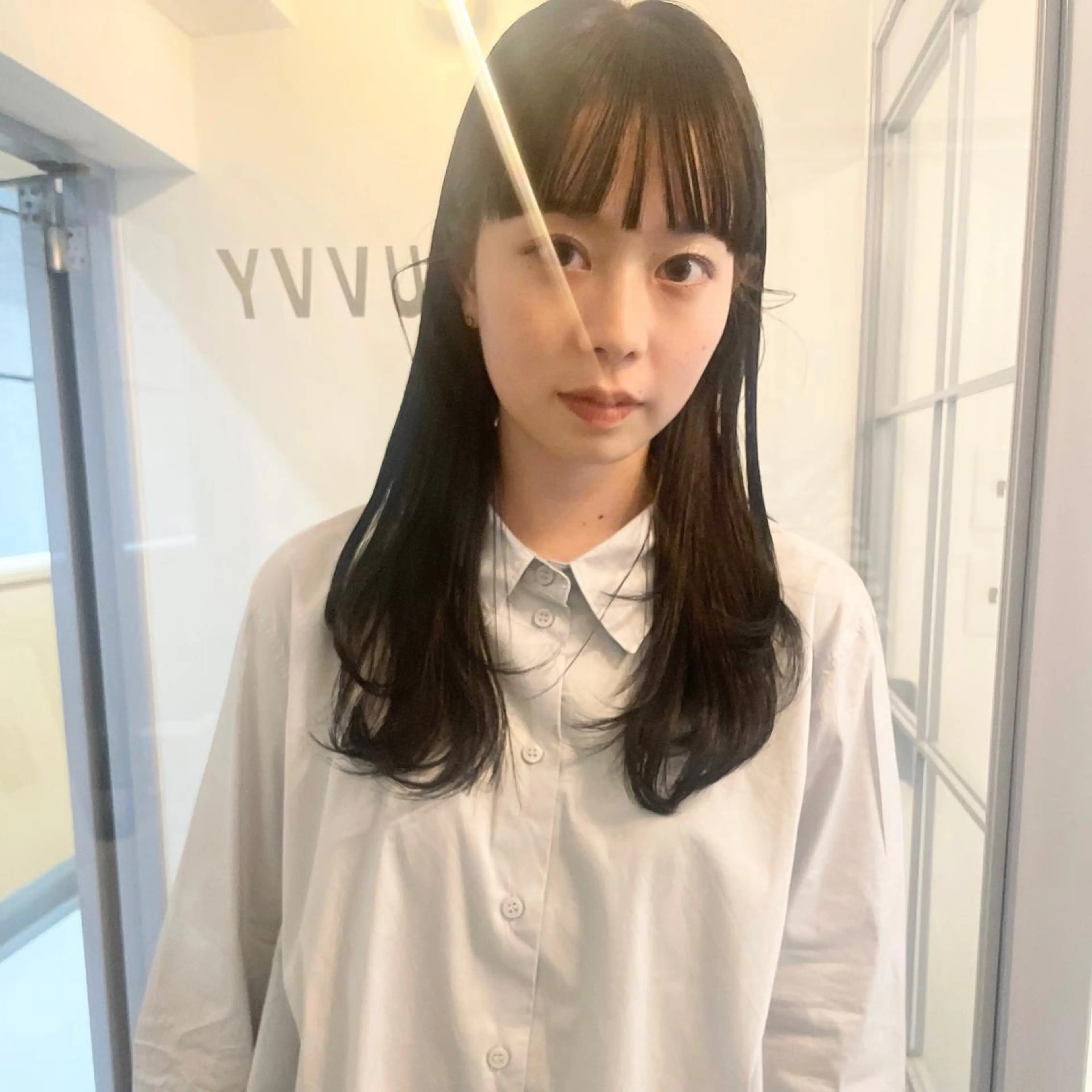 ミディアム カット ヘアカラー suvvy hairsalonのヘアスタイル