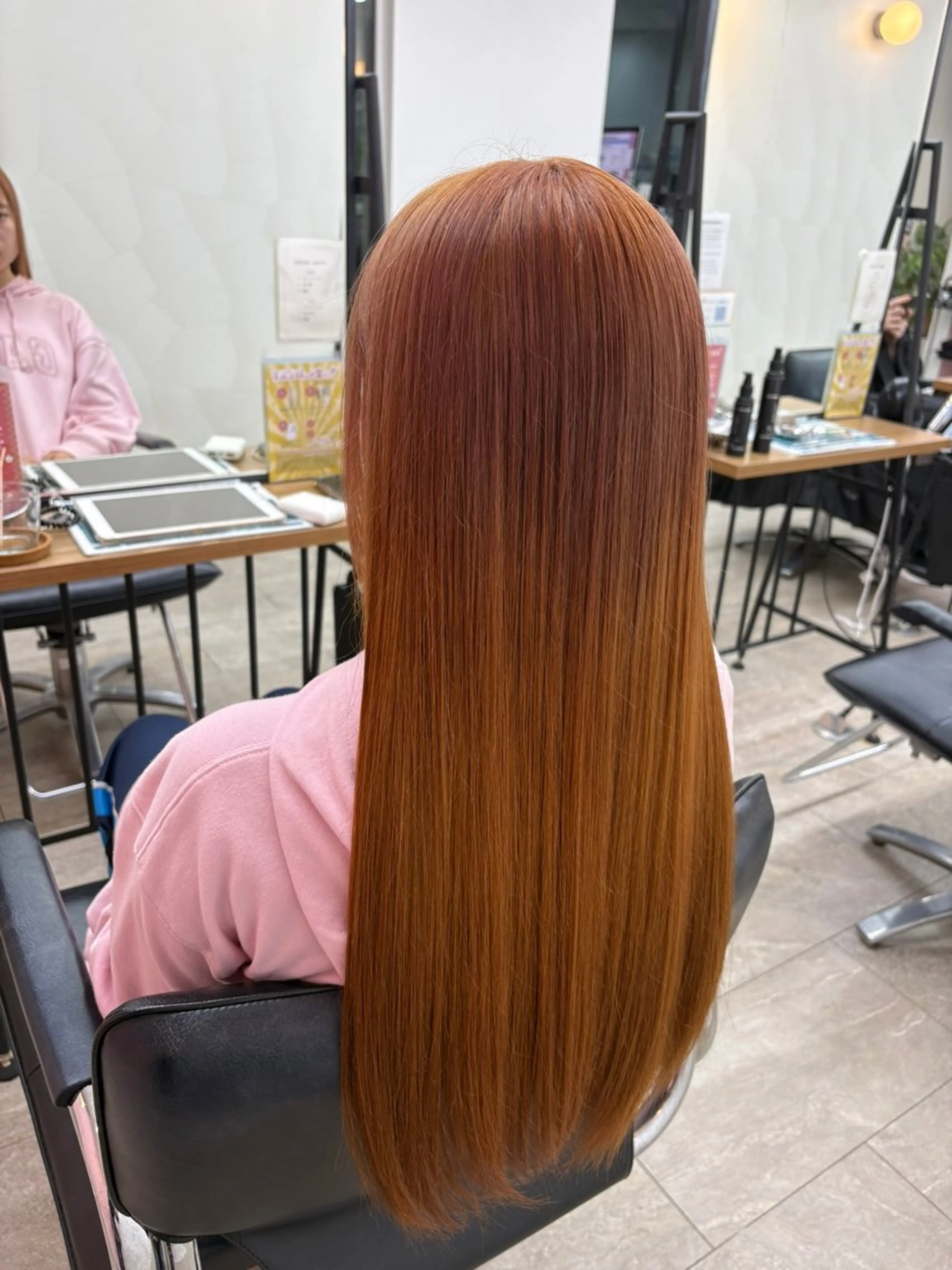 ロング ヘアカラー HASHI AYAKAのヘアスタイル